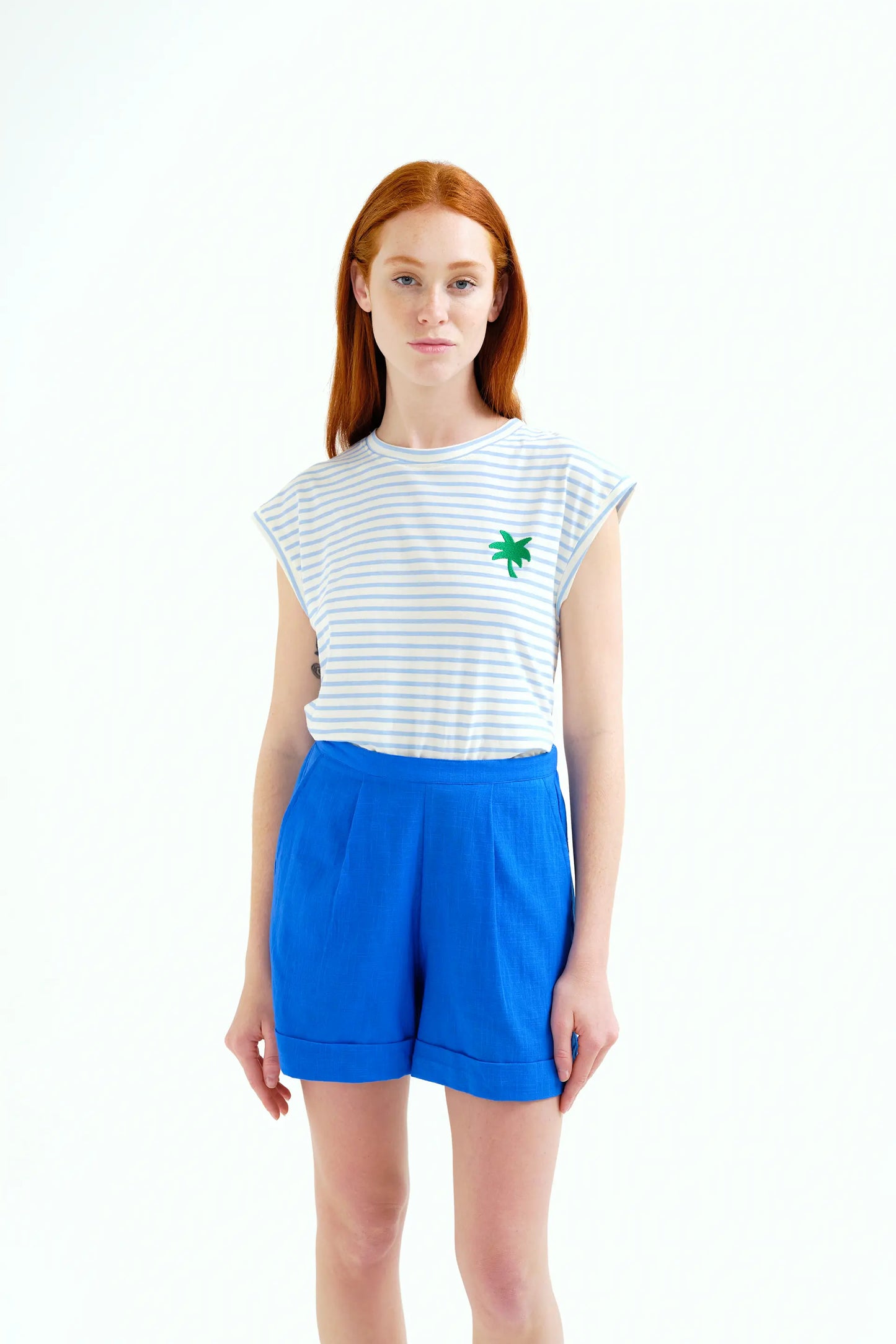 T-shirt with white and blue striped print