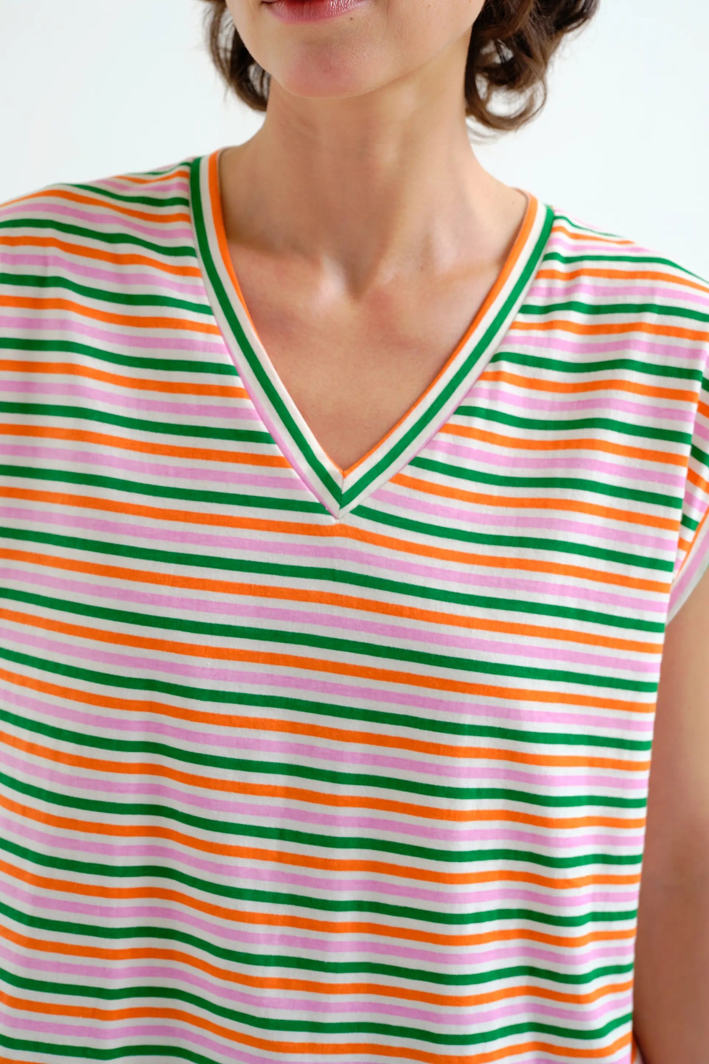 Camiseta con estampado de raya especial multicolor