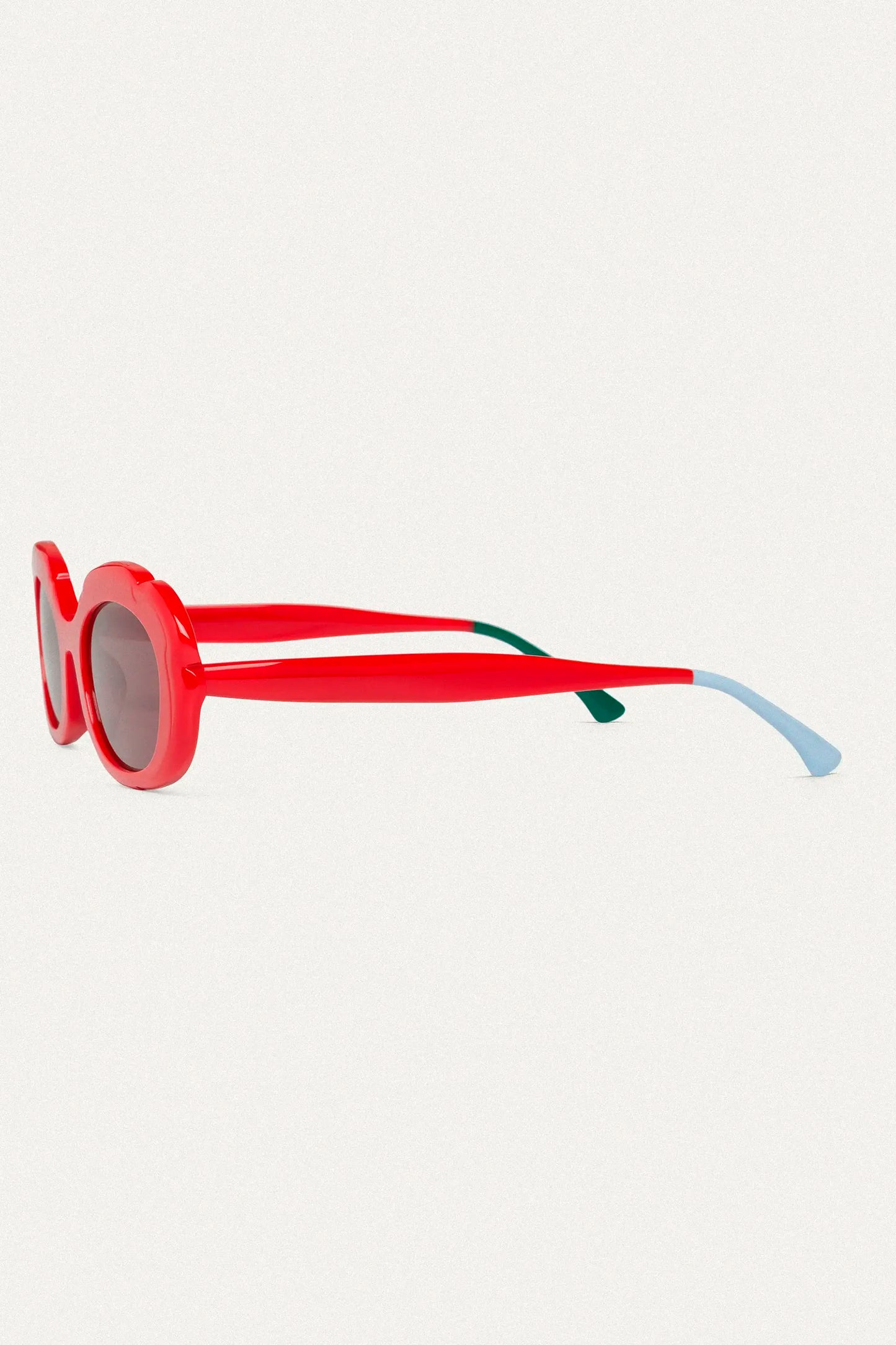 Gafas de sol rojas con punta patillas multicolor azul claro y verde
