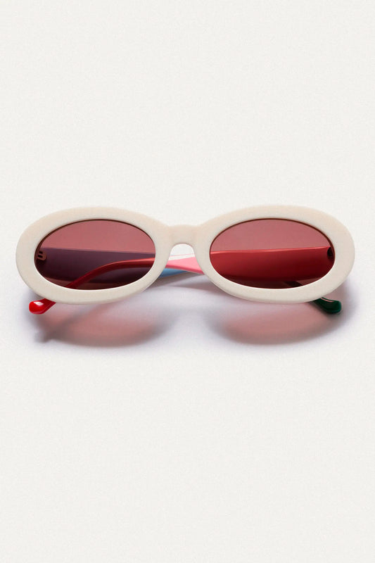 Gafas de sol blancas con punta de patillas multicolor verde y rojo