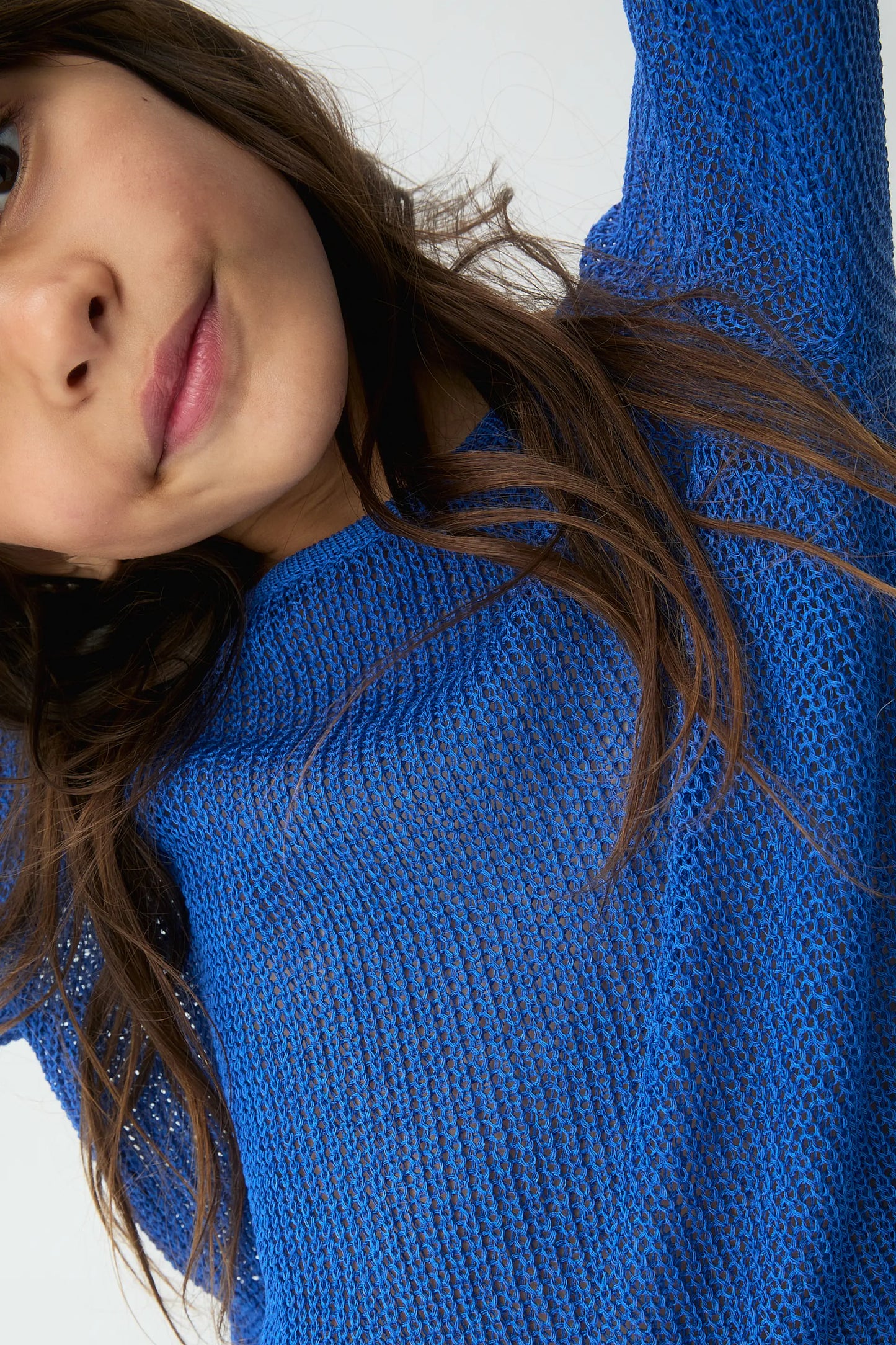 Blue long-sleeved knit sweater for girls