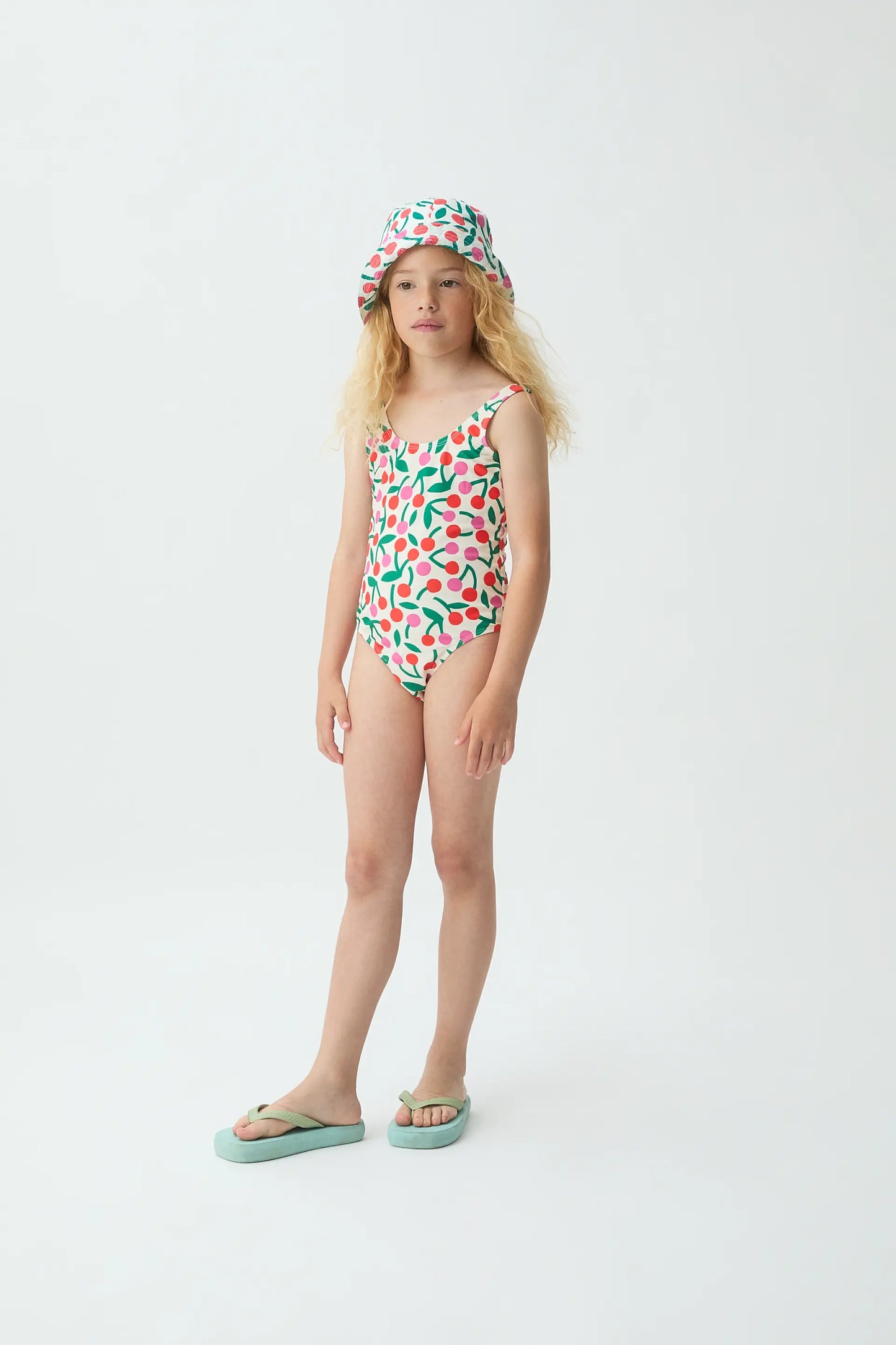 Girl's swimsuit with burgundy print