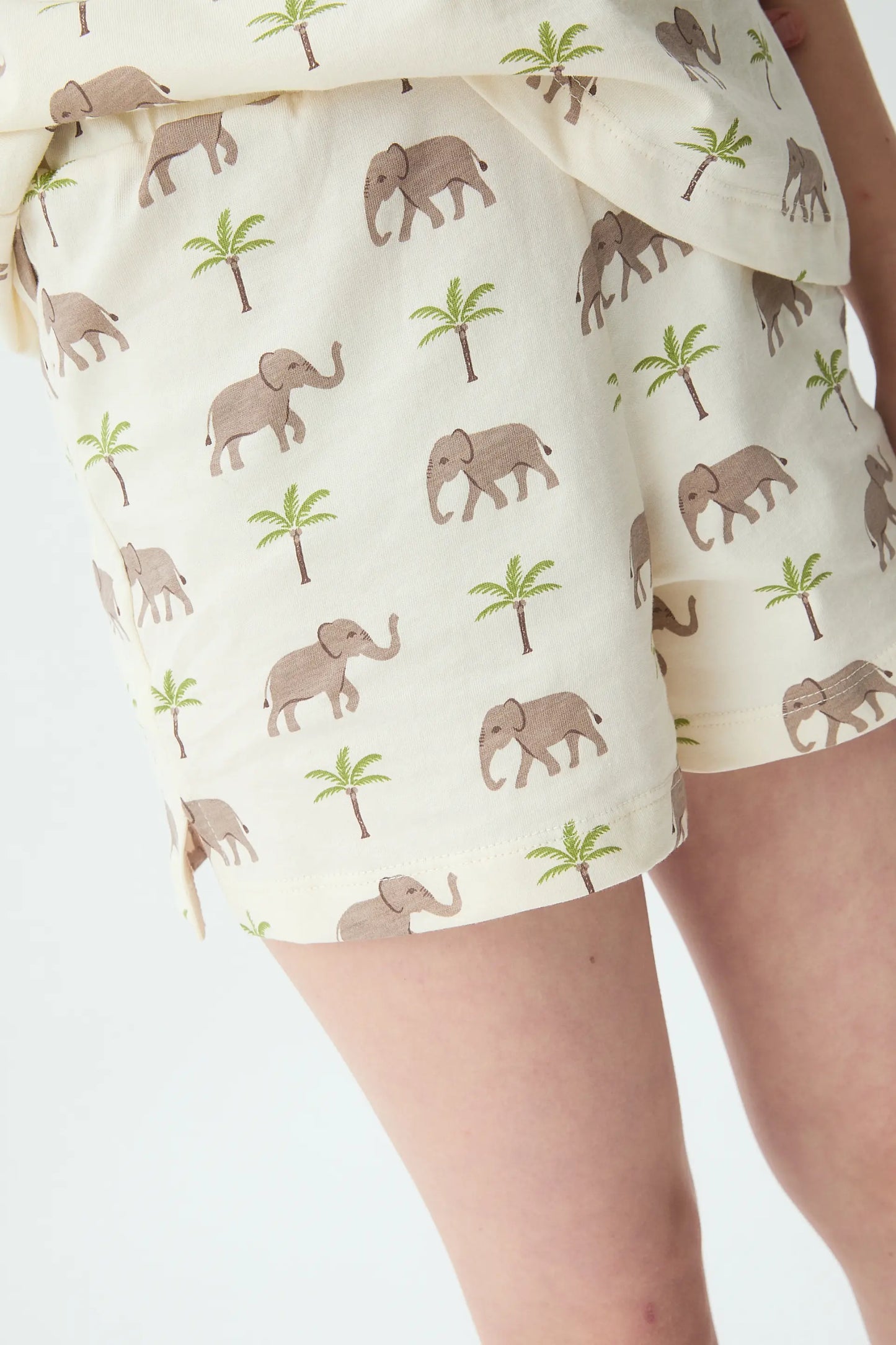 Girls' 100% cotton shorts with elephant print