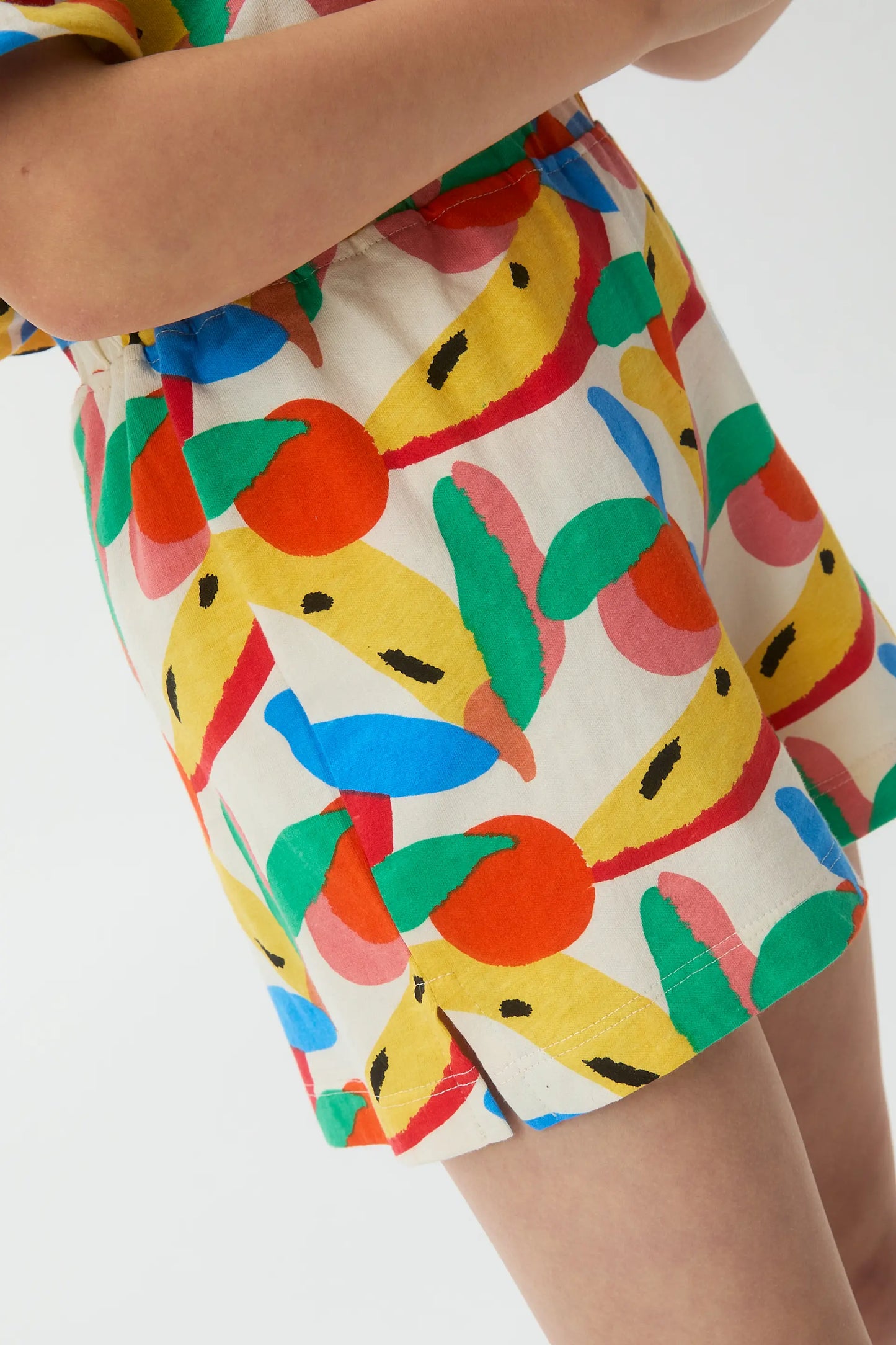 Girls' 100% cotton shorts with Tutti Frutti print