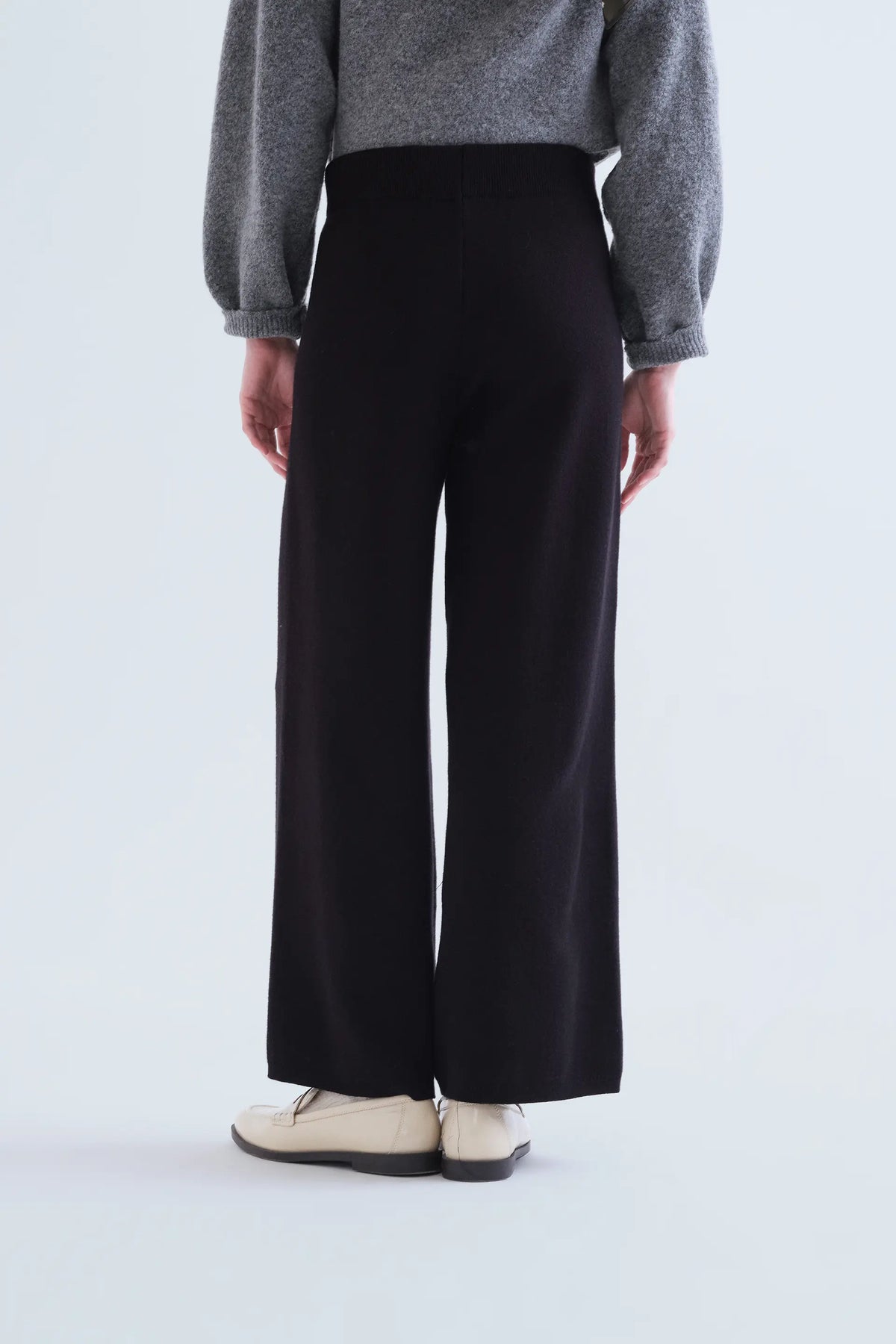 Pantalón básico de punto negro