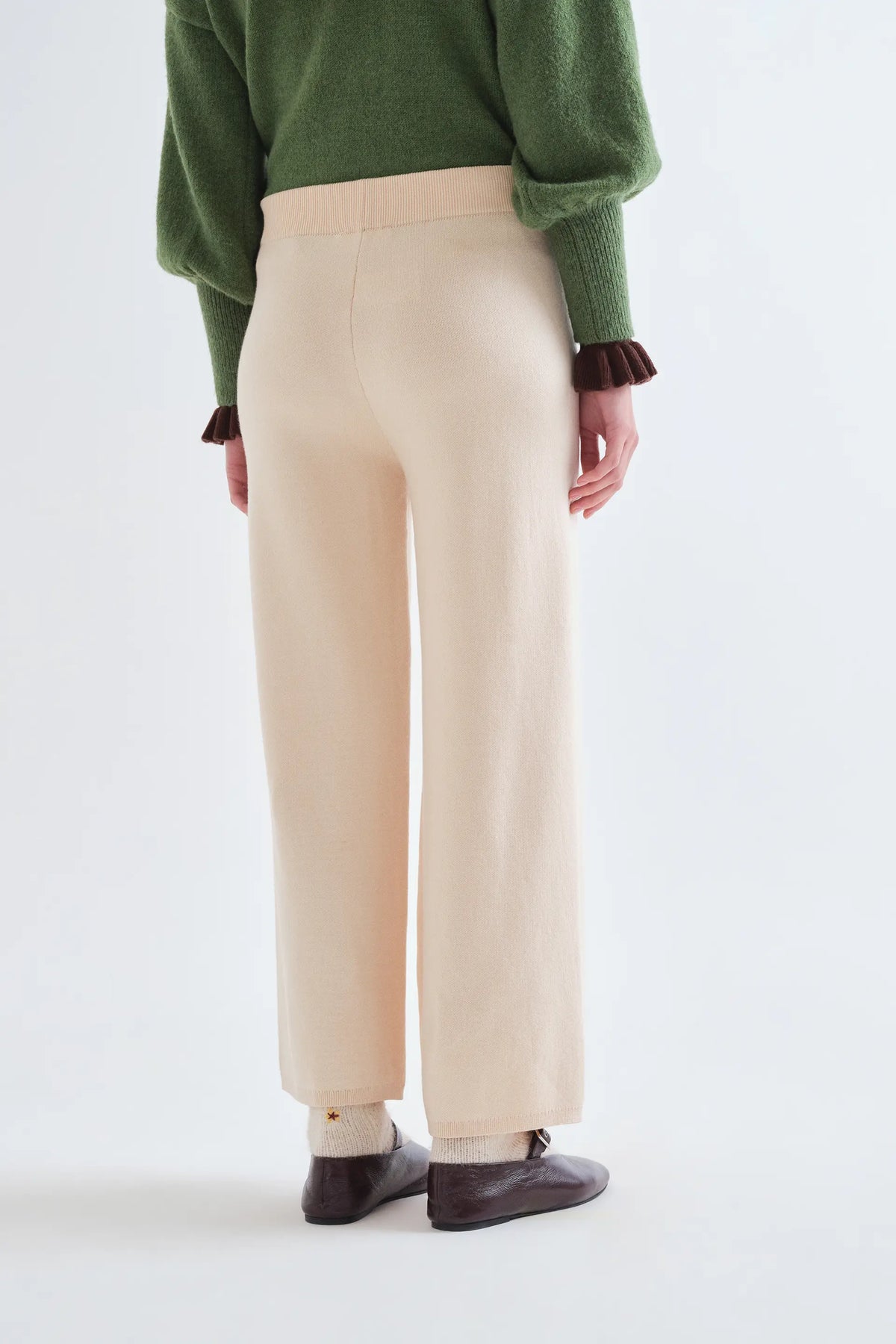 Pantalón básico de punto blanco crudo