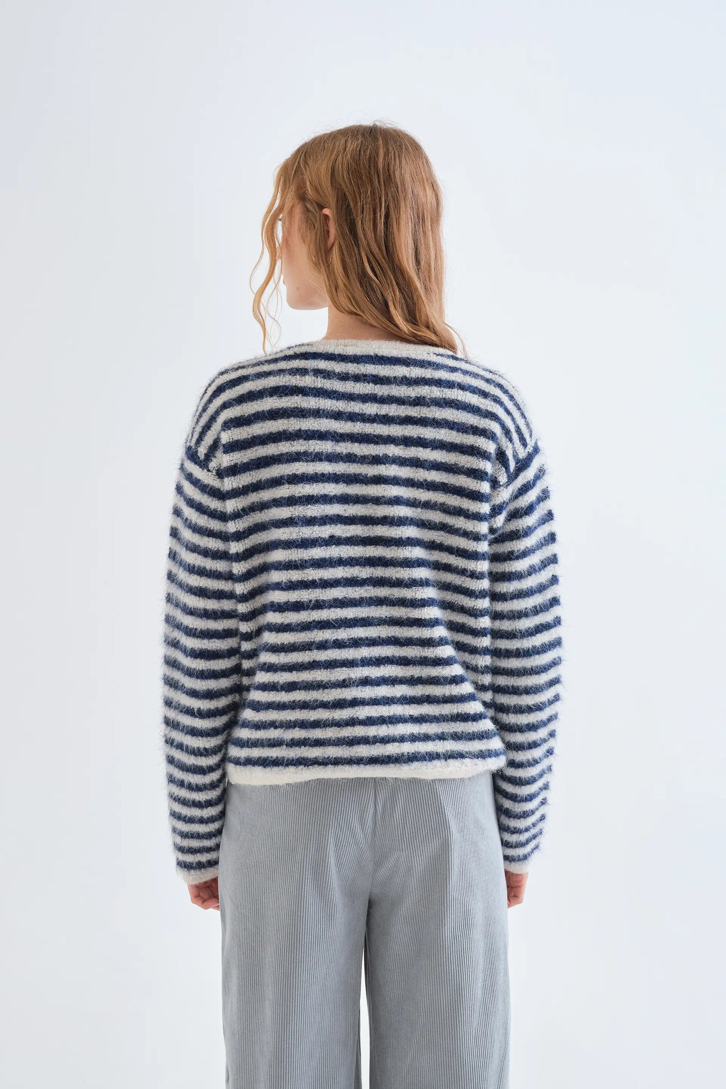 Cárdigan de rayas blanco y azul
