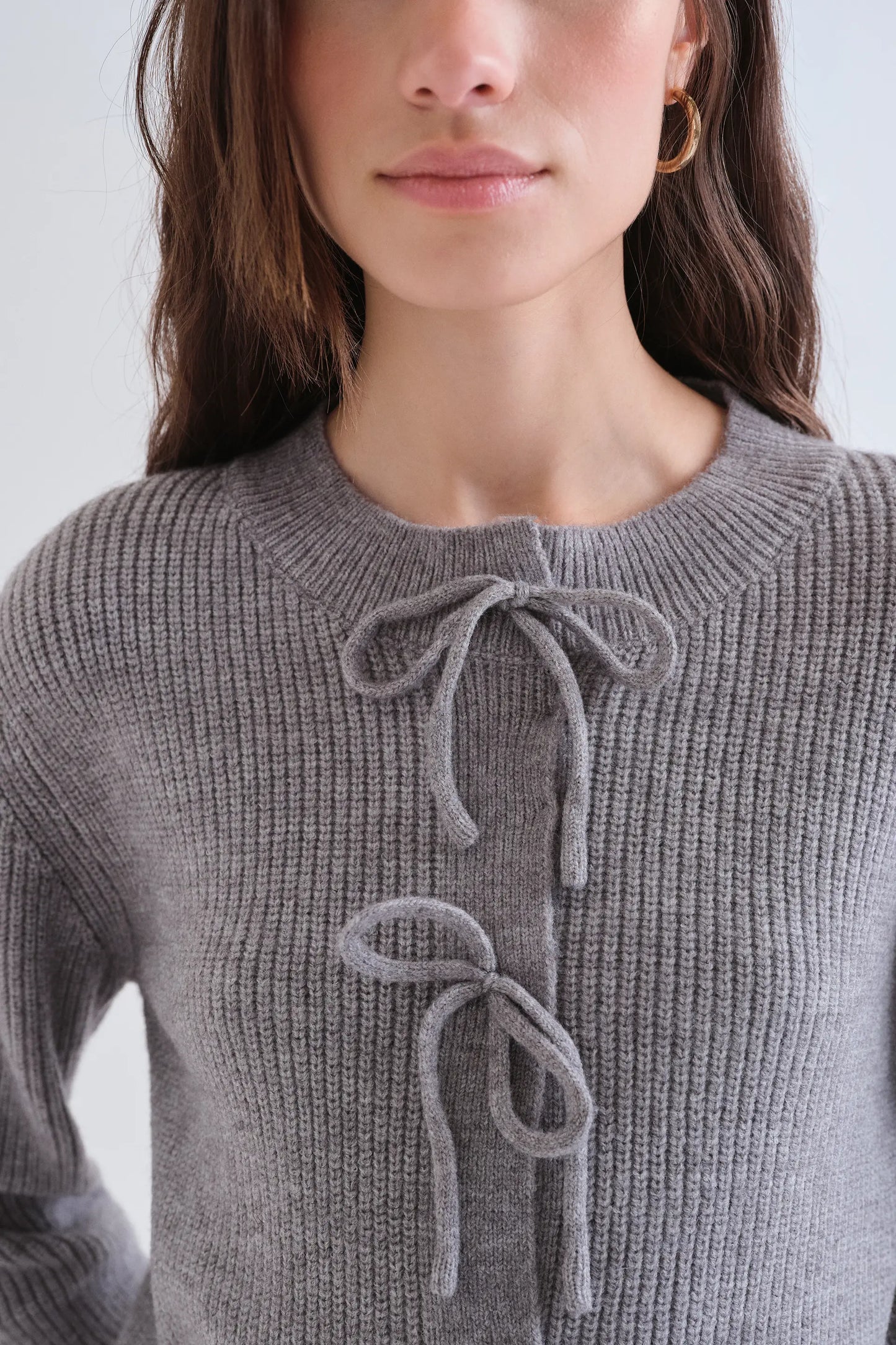 Cardigan in maglia con fiocchi grigio