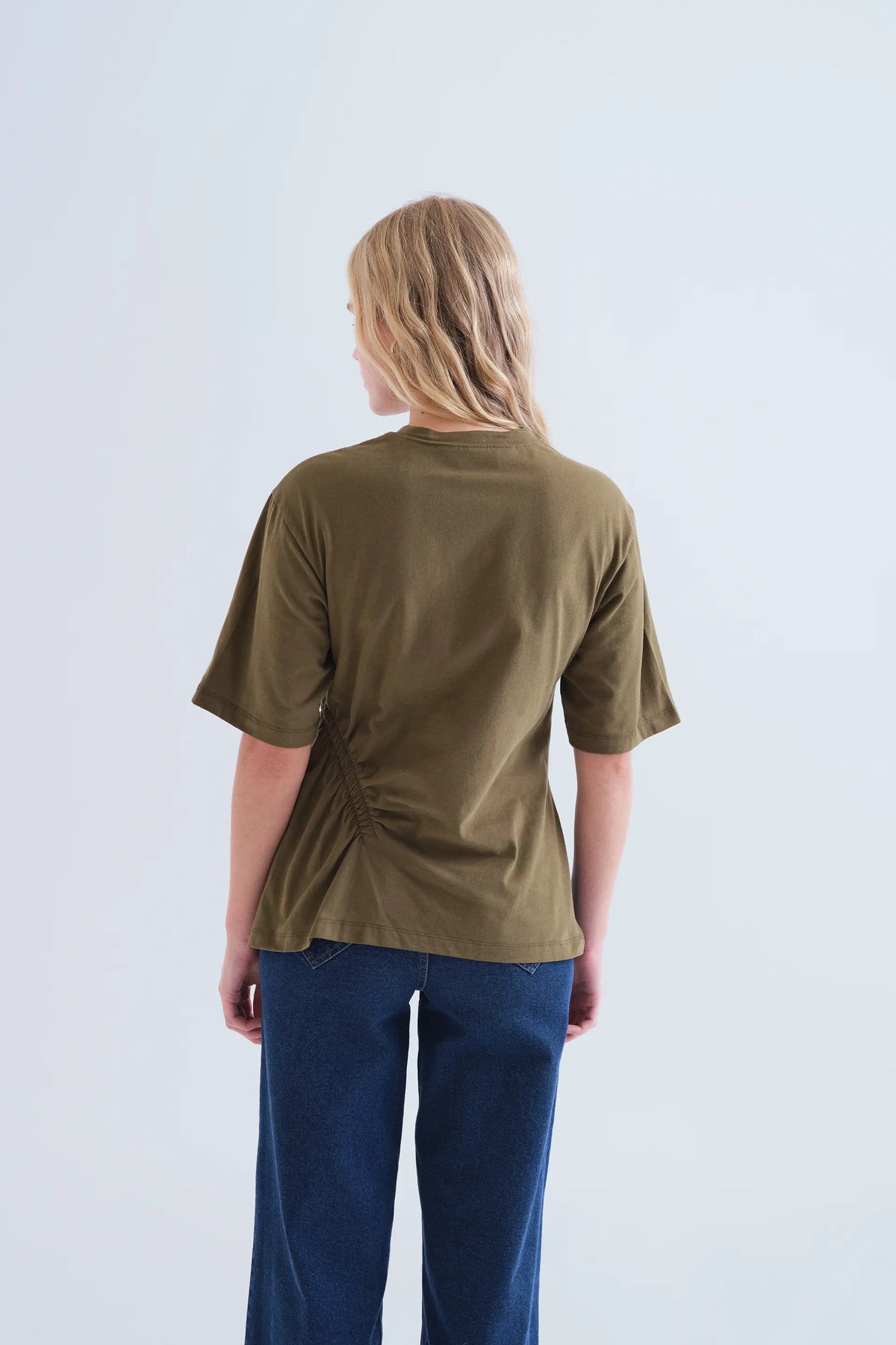 Camiseta básica 100% algodón verde oliva