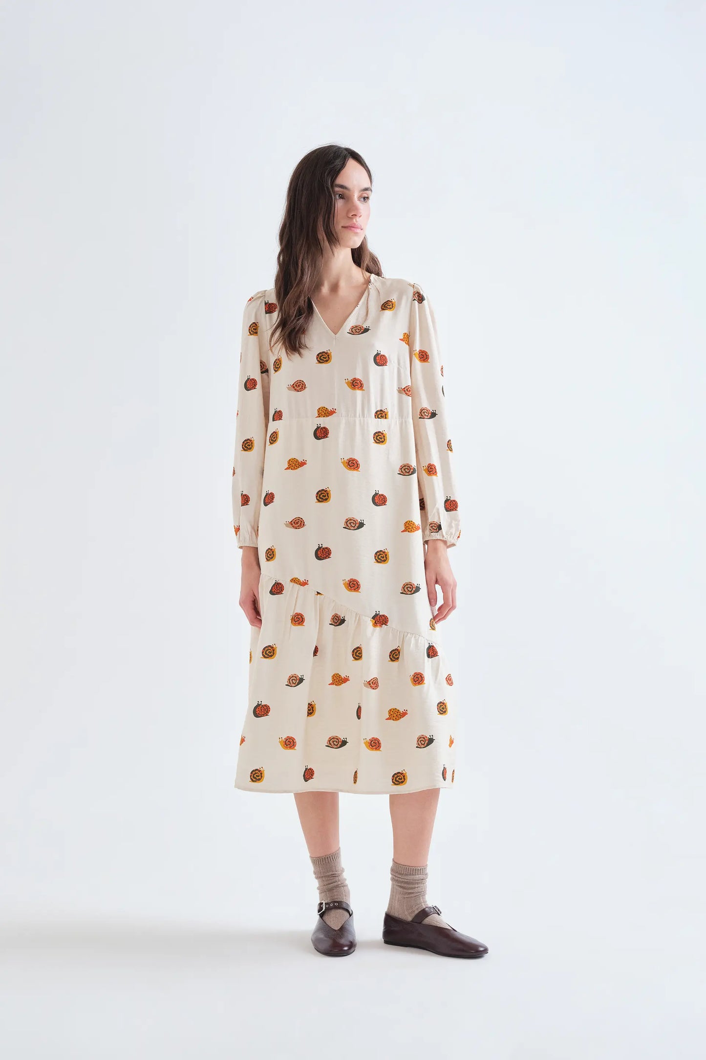 Vestido midi con estampado de caracoles