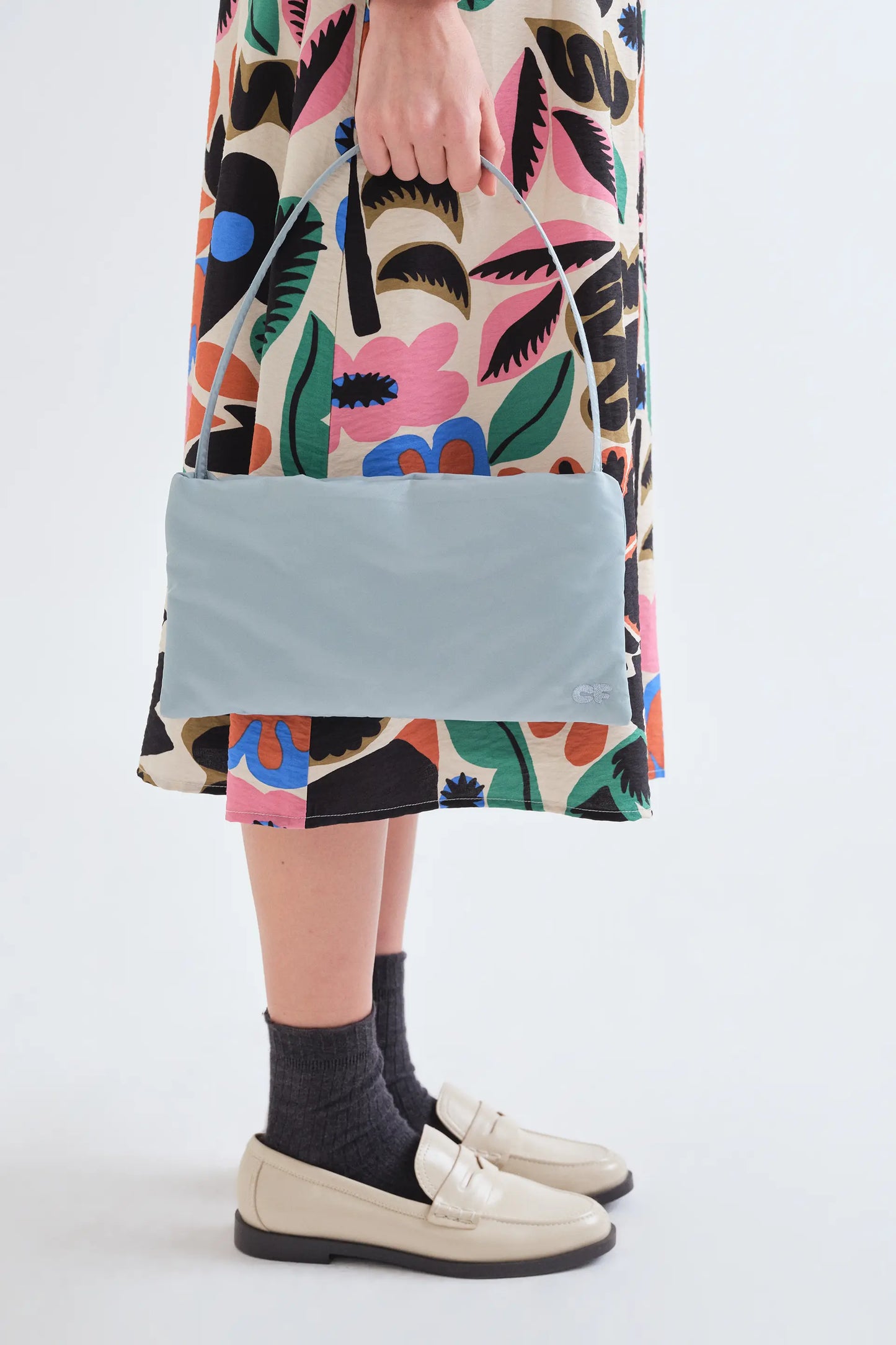 Bolso de hombro azul claro