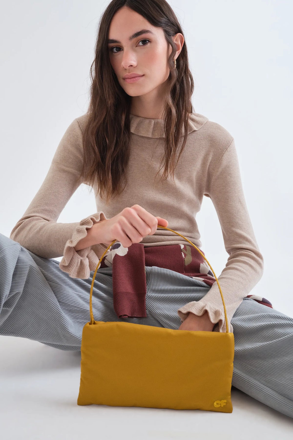 Bolso de hombro amarillo mostaza