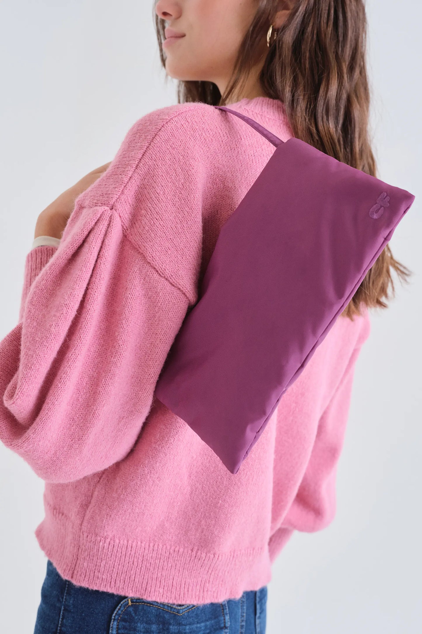 Bolso de hombro morado