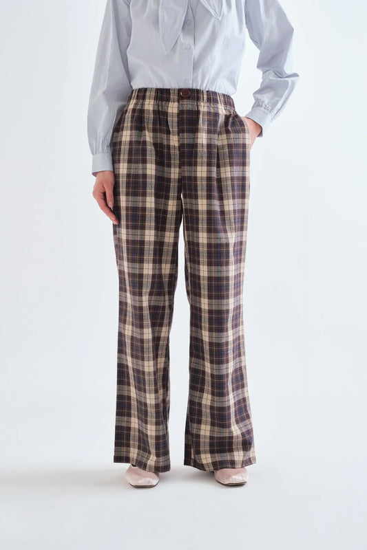 Pantalón 100% algodón con estampado de cuadros marrón