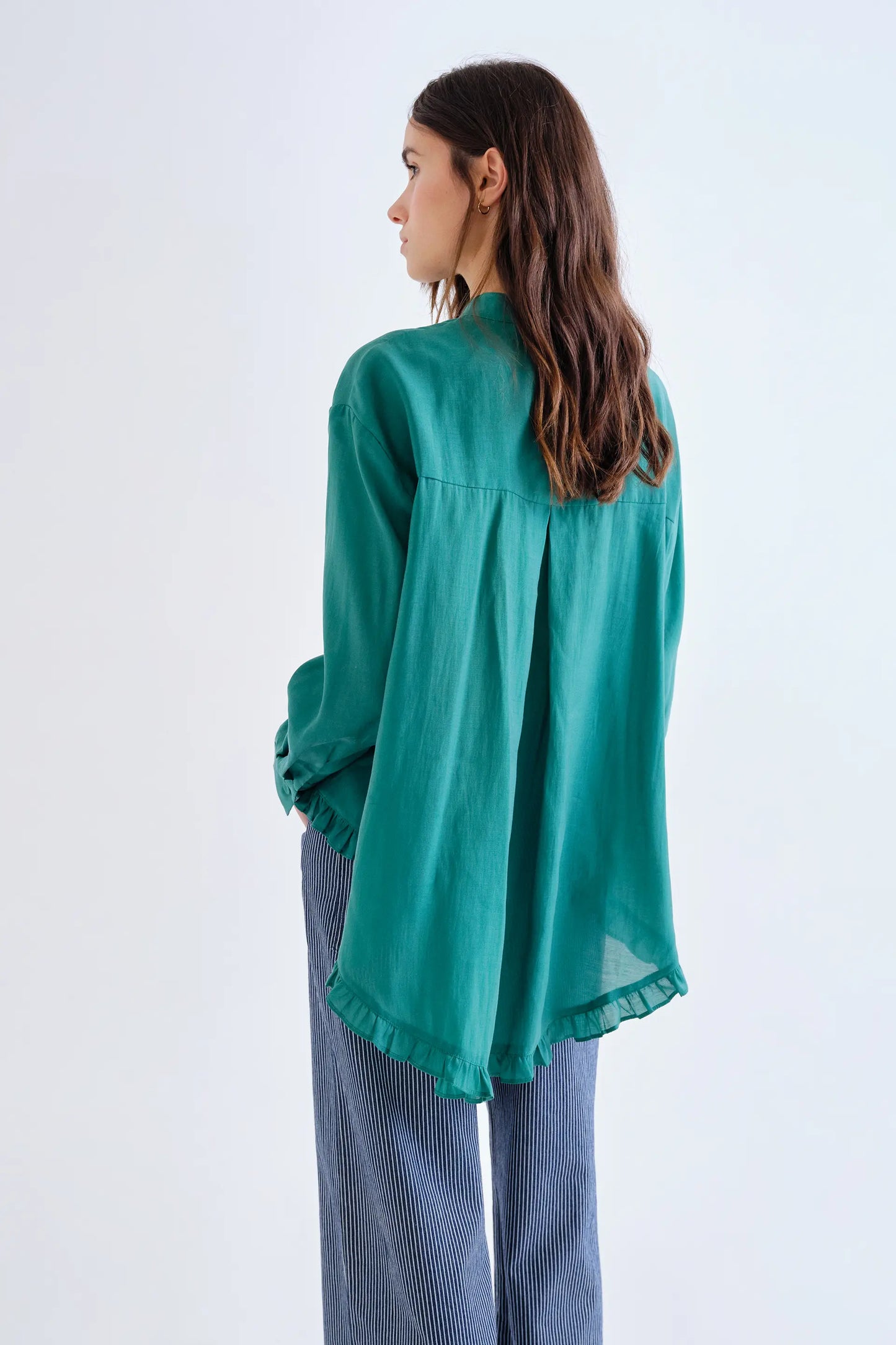 Camisa con pañuelo verde