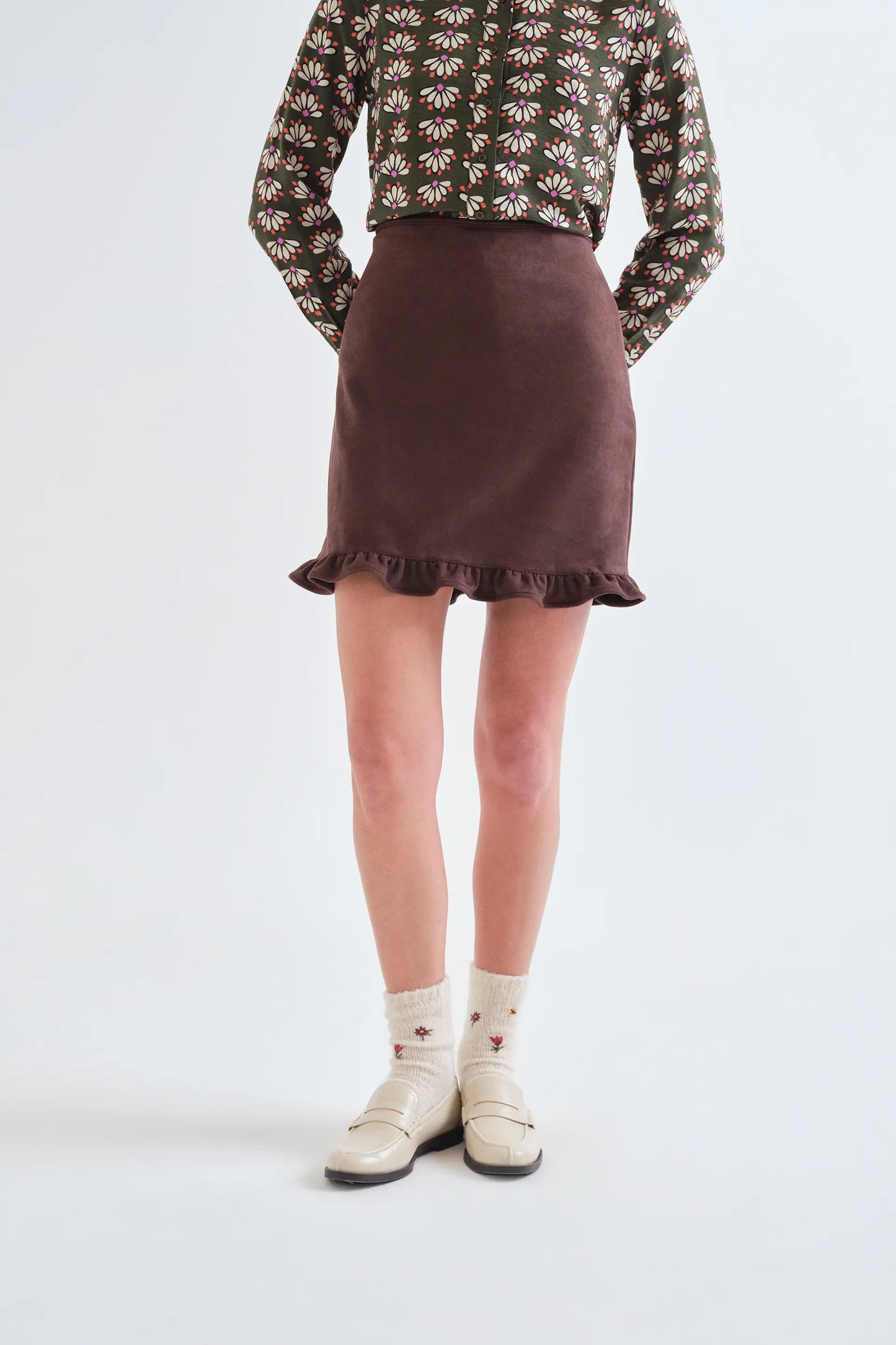 Falda corta ante marrón