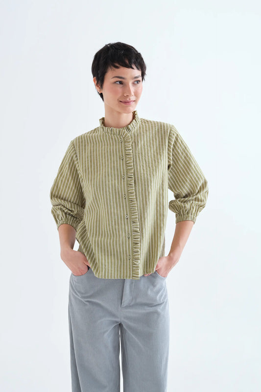 Camicia a righe verde chiaro con volant