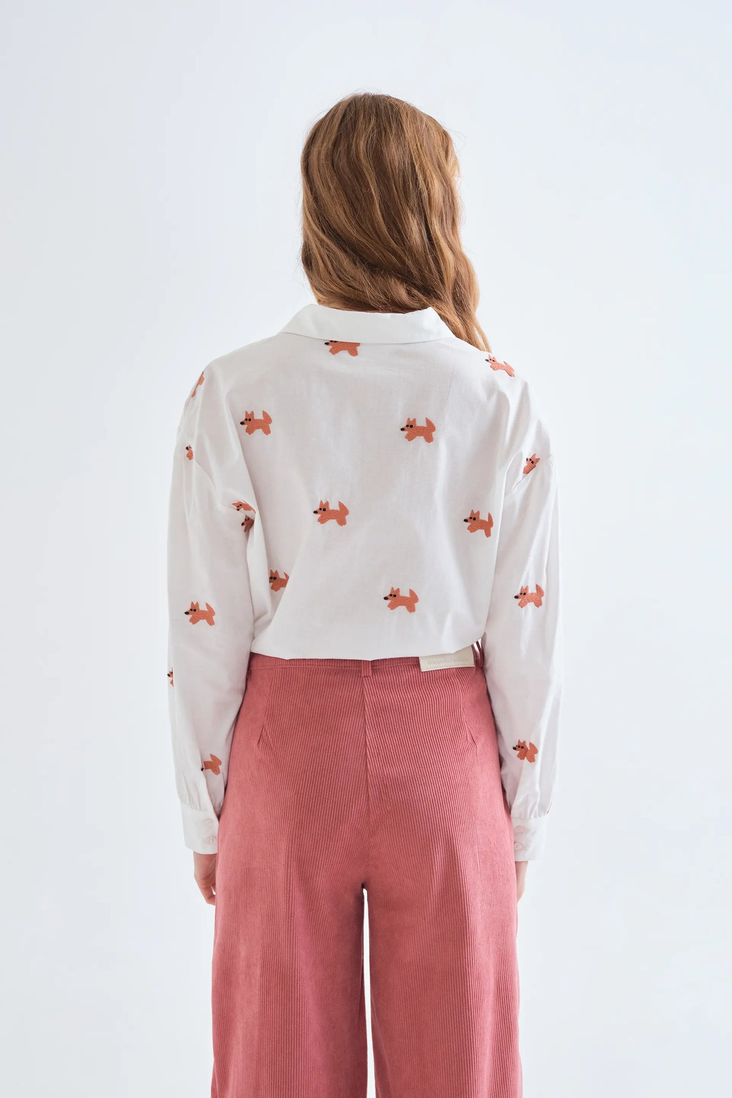 Camisa 100% algodón con bordado de zorritos