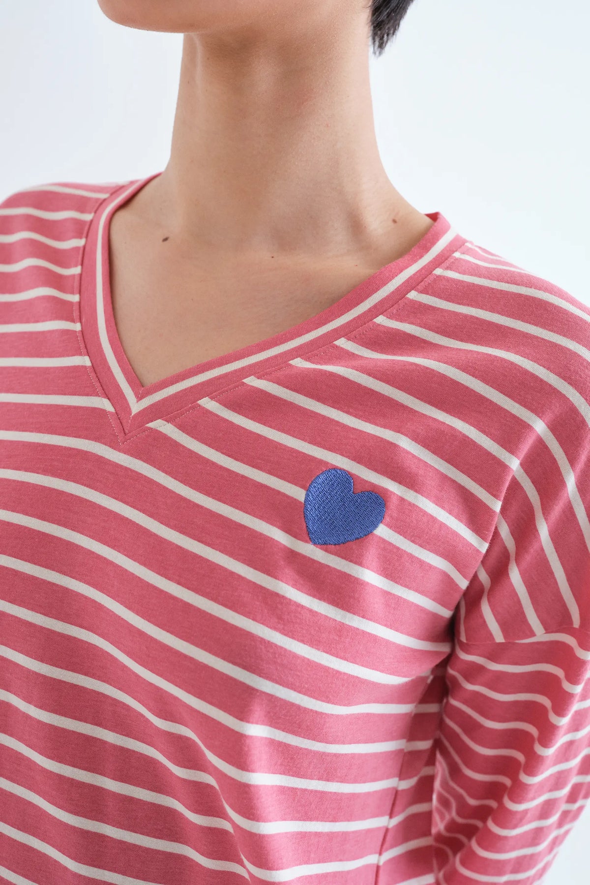 Camiseta 100% algodón con estampados de rayas rosa