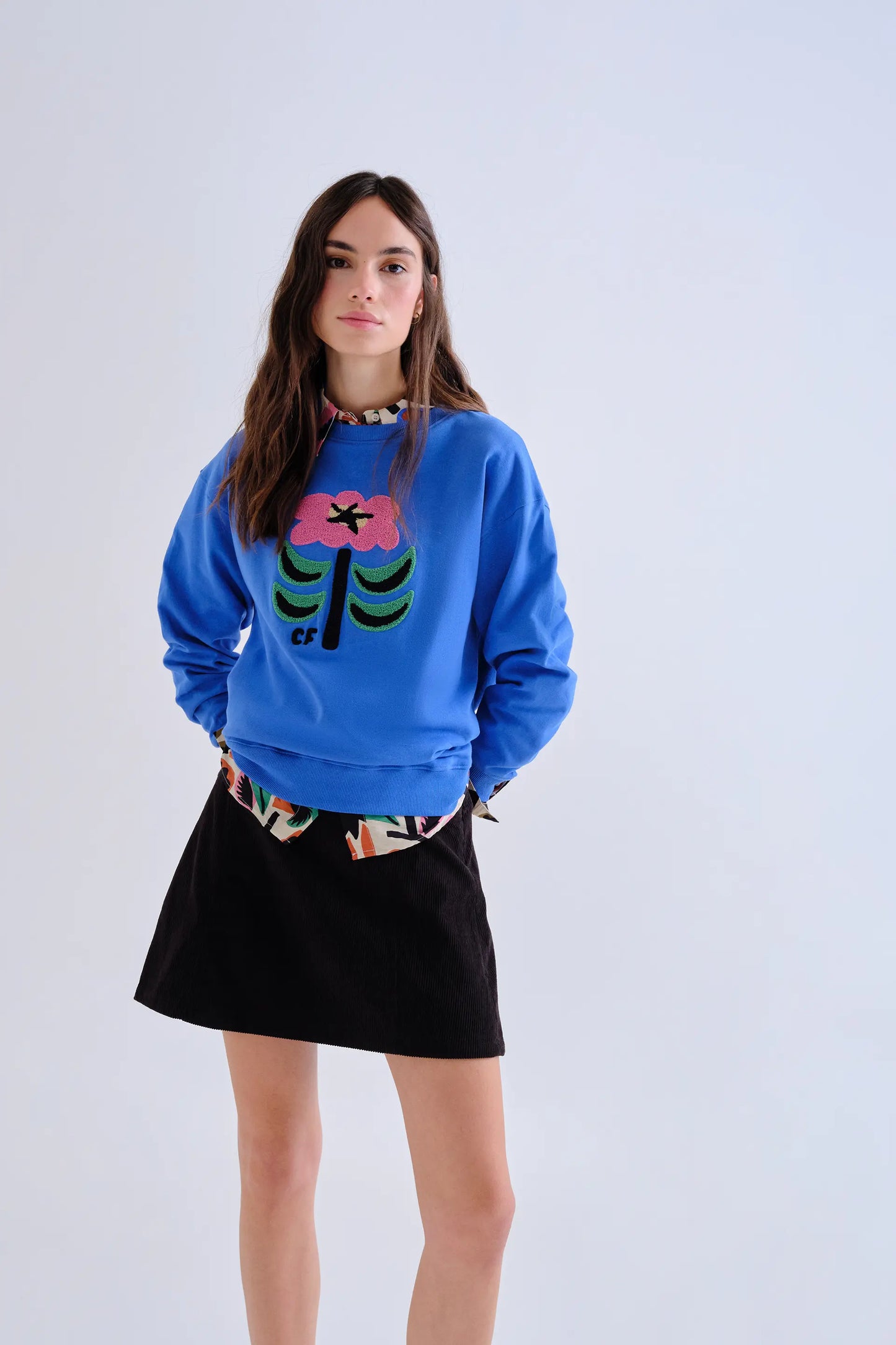Sudadera 100% algodón con parche floral Neo Garden
