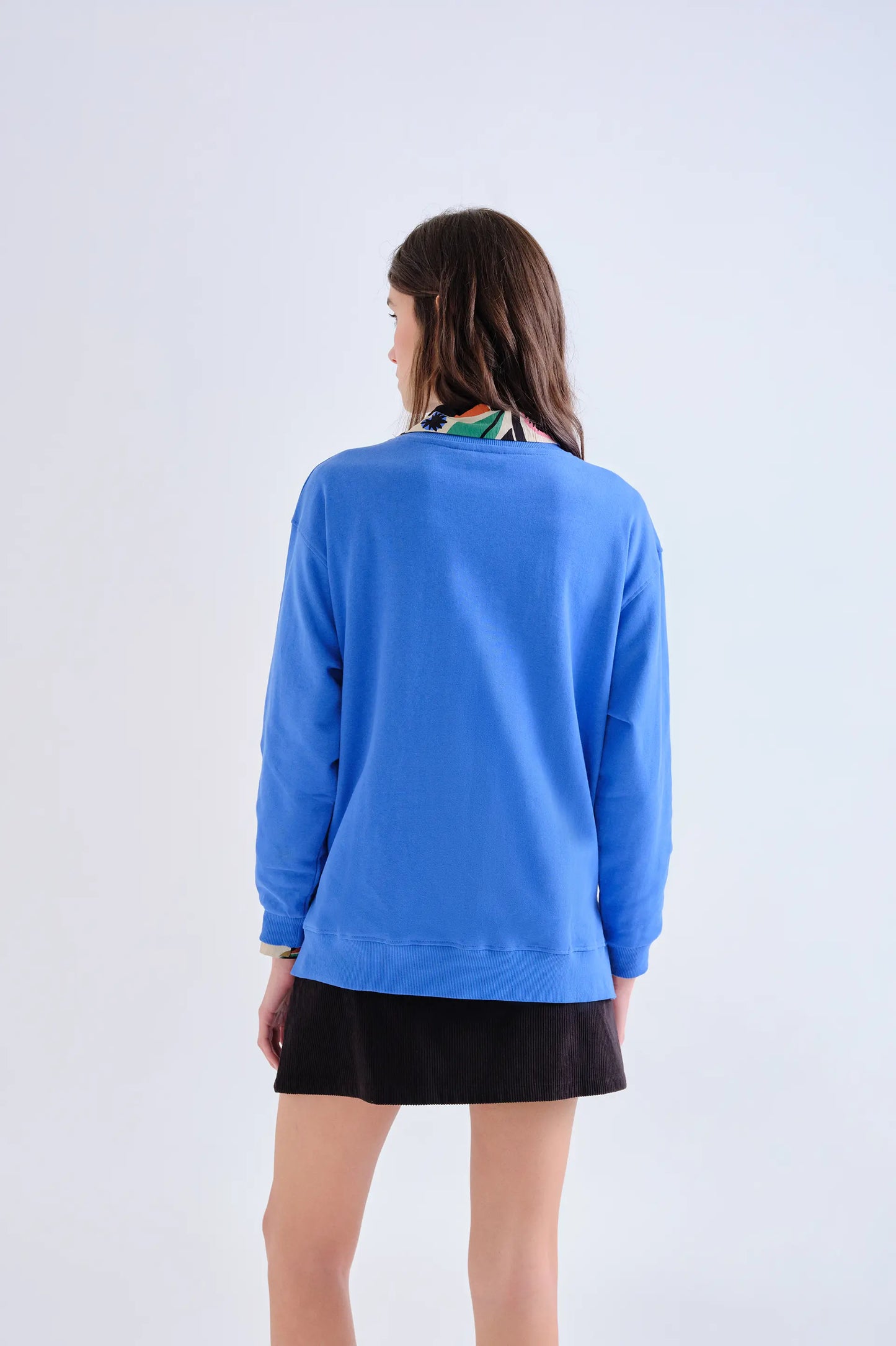Sudadera 100% algodón con parche floral Neo Garden
