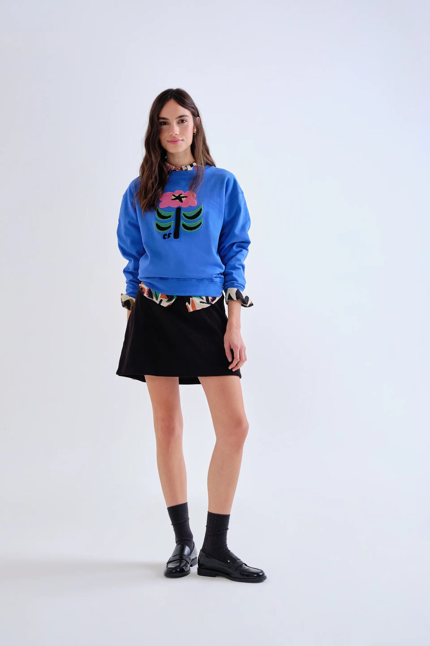 Sudadera 100% algodón con parche floral Neo Garden
