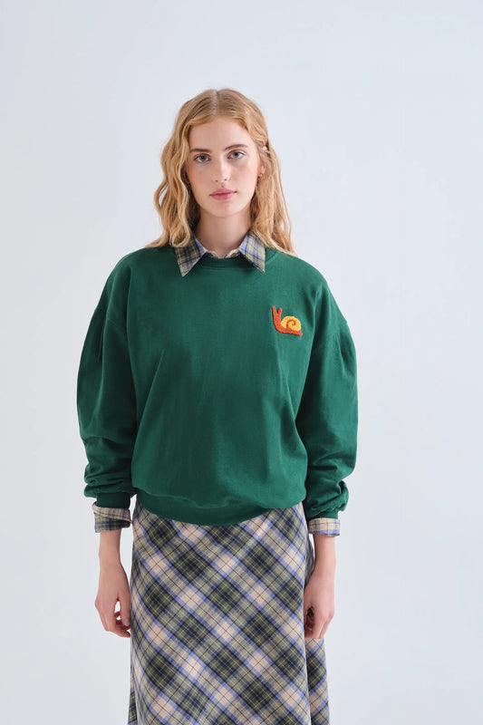 Sudadera 100% algodón verde con parche de caracol