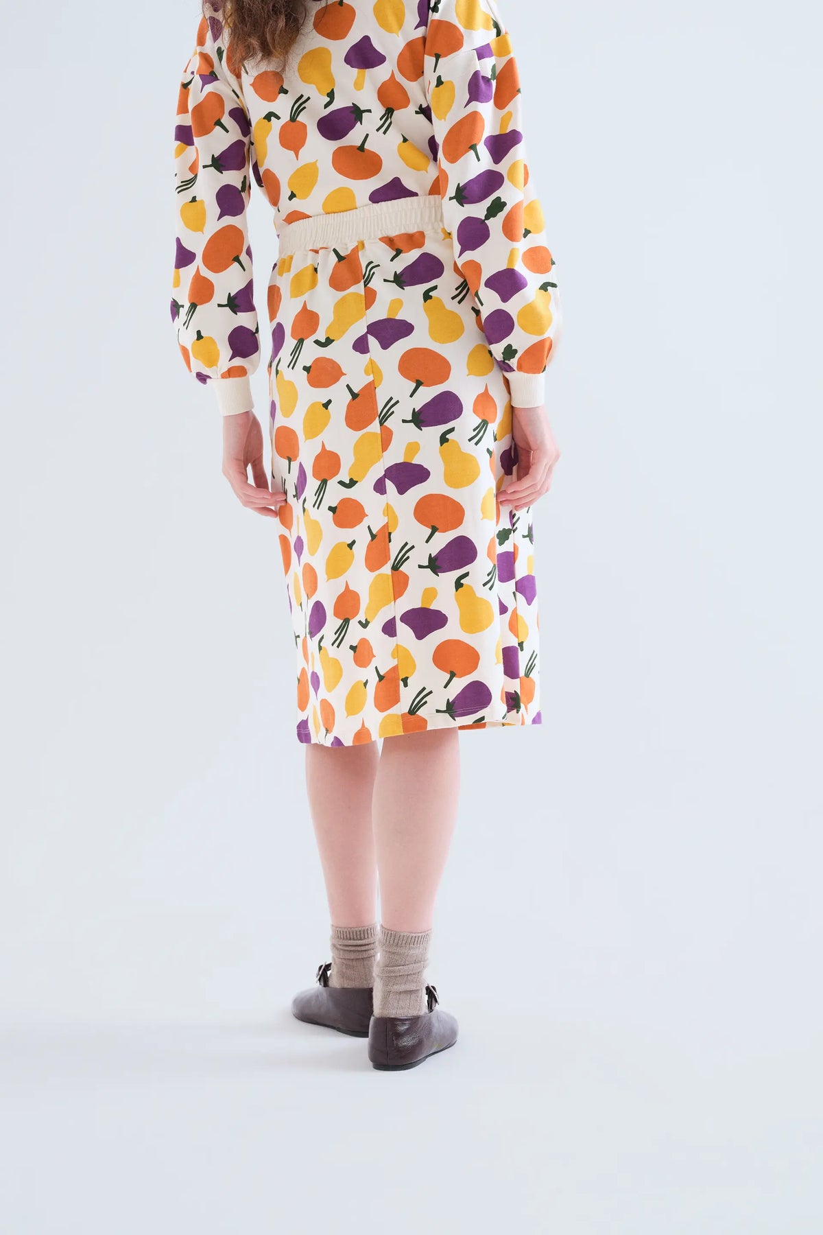 Falda midi con estampado de verduras