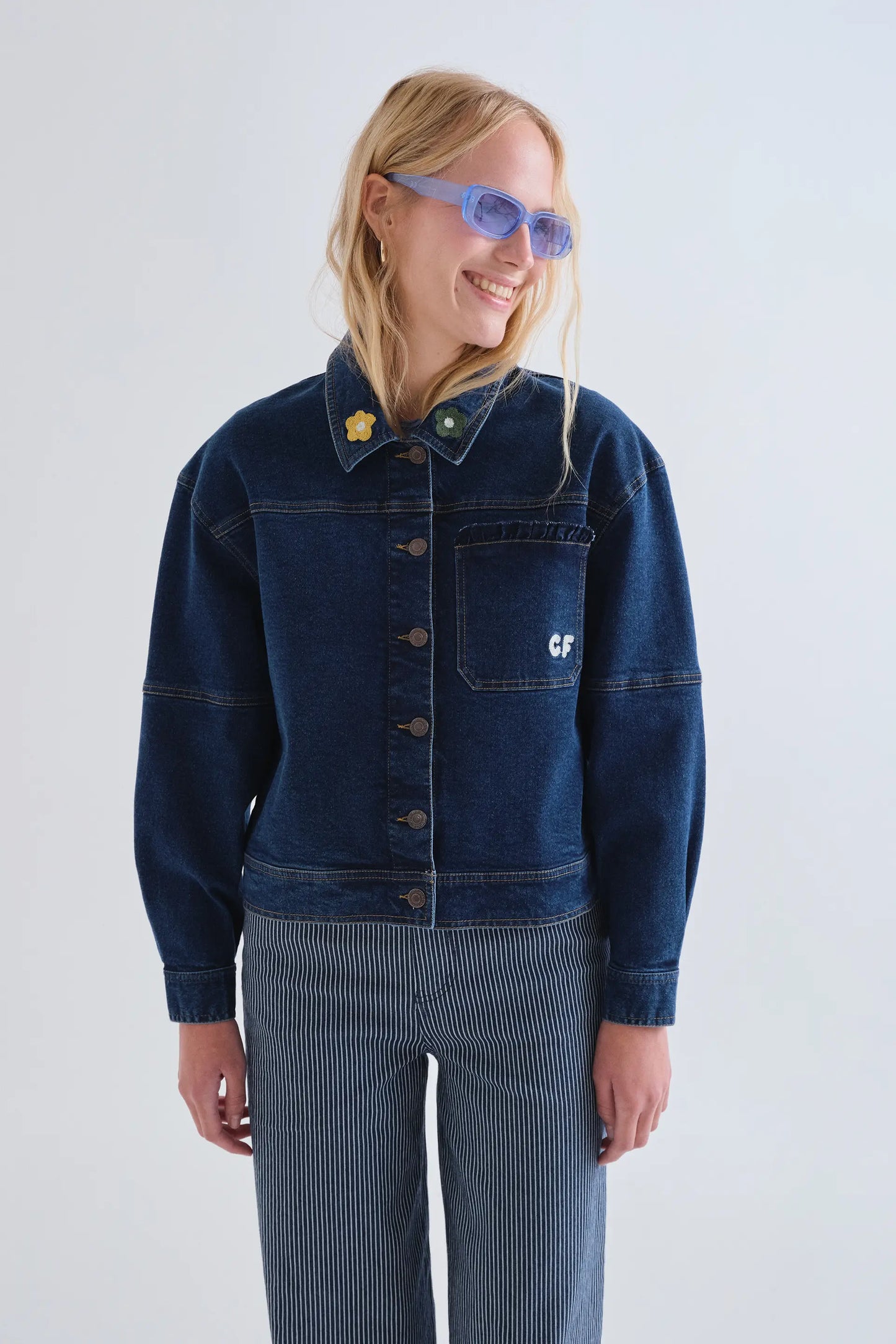 Chaqueta vaquera azul marino con bordado Euphonia
