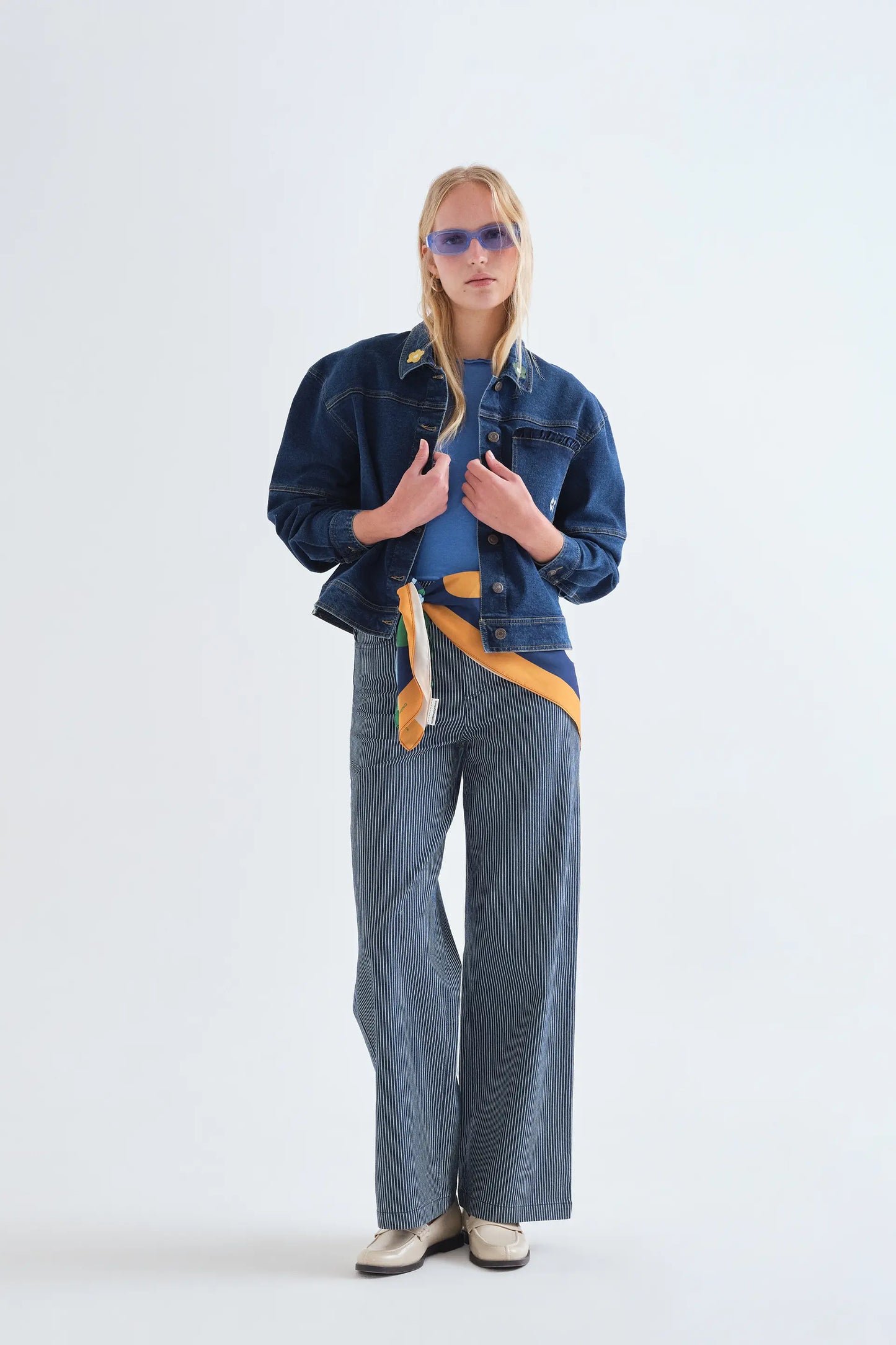 Chaqueta vaquera azul marino con bordado Euphonia