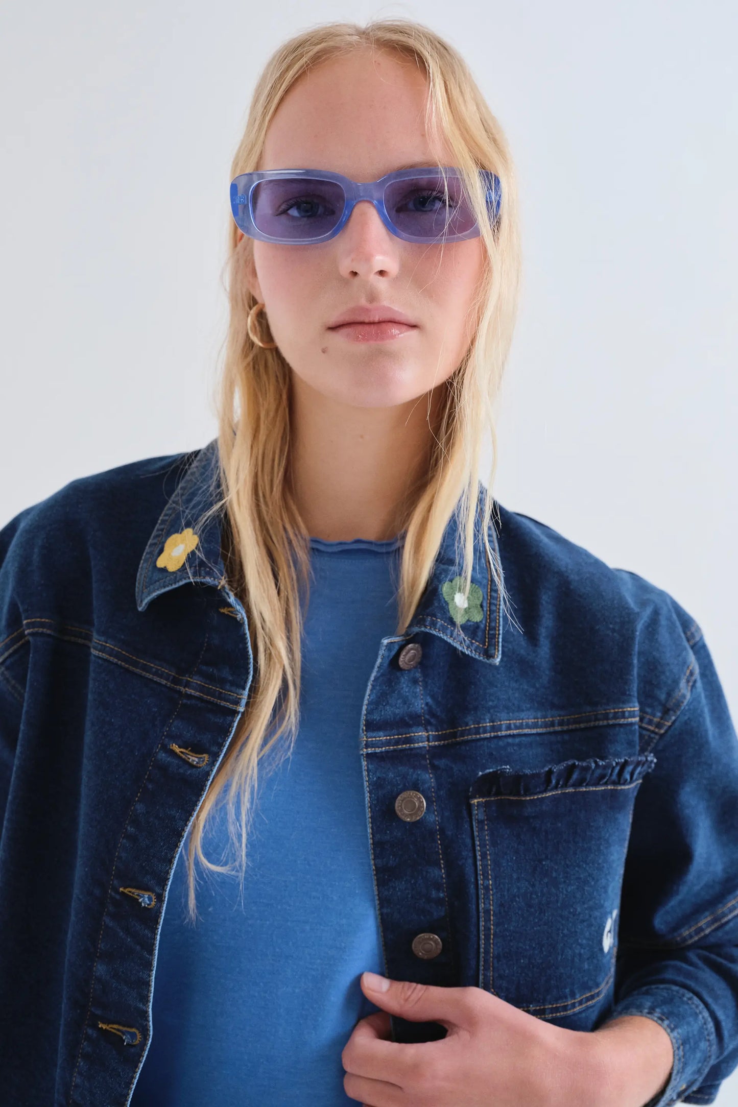 Chaqueta vaquera azul marino con bordado Euphonia