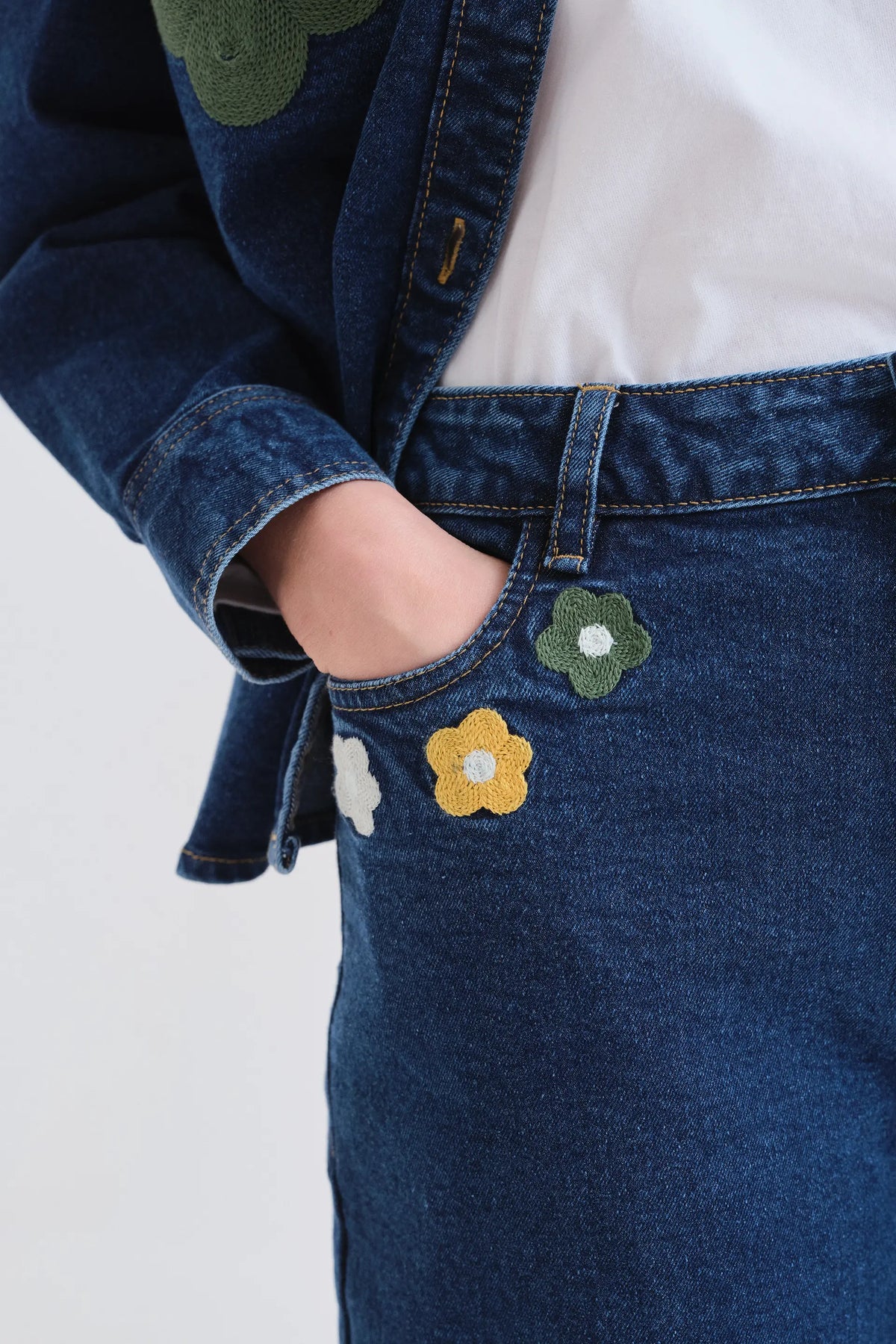 Pantalón vaquero azul con estampado Euphonia
