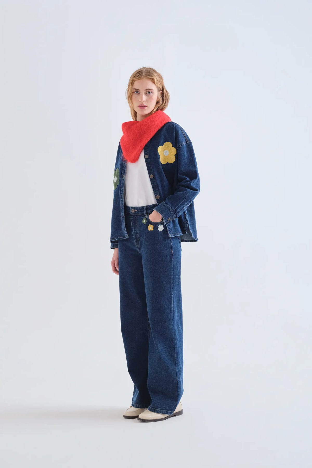 Pantalón vaquero azul con estampado Euphonia