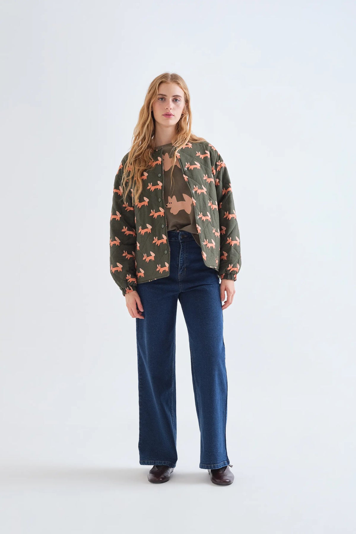 Pantalón vaquero azul marino con bolsillos de corazones
