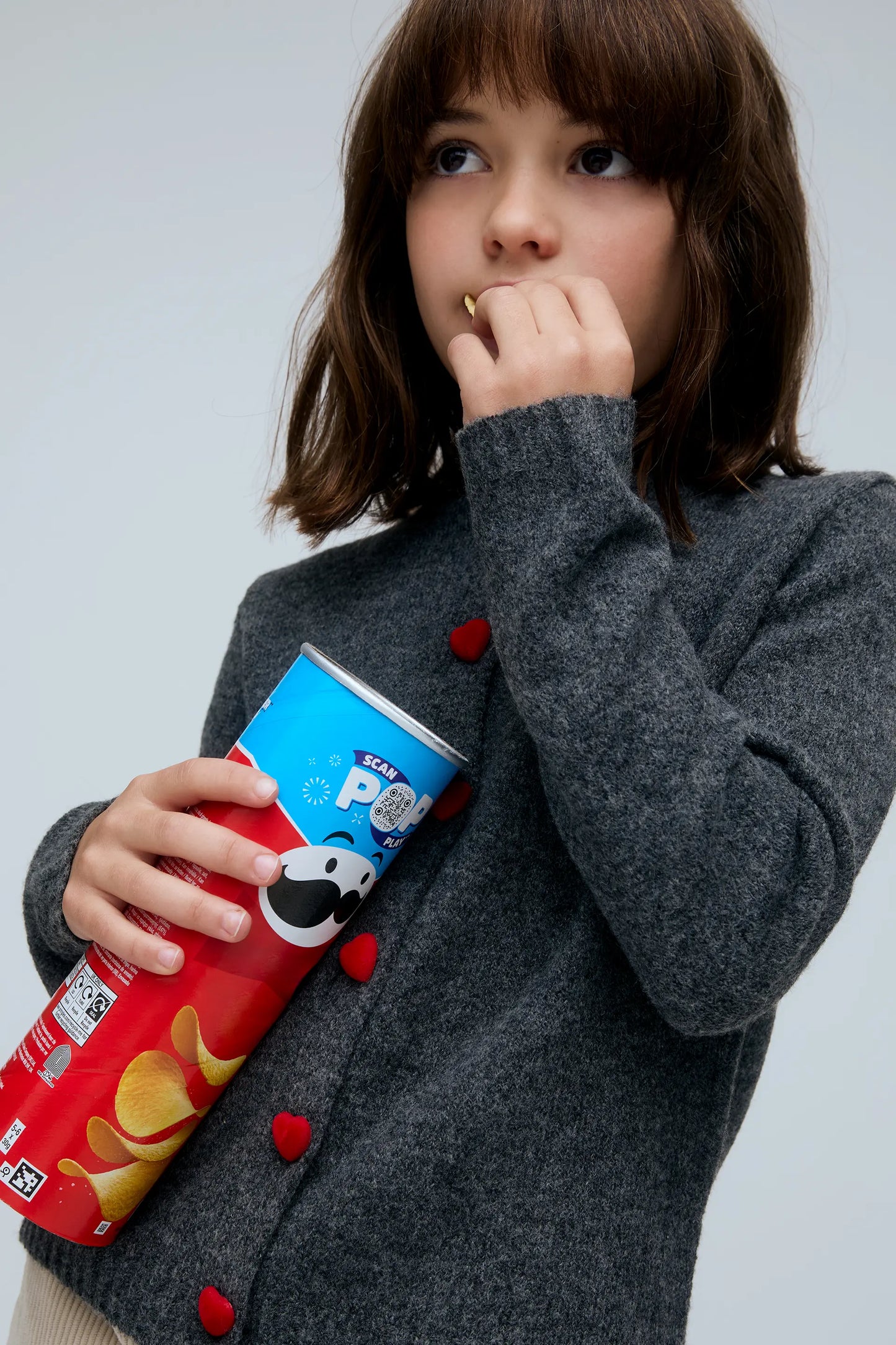 Cardigan bambina grigio scuro con bottoni a cuore