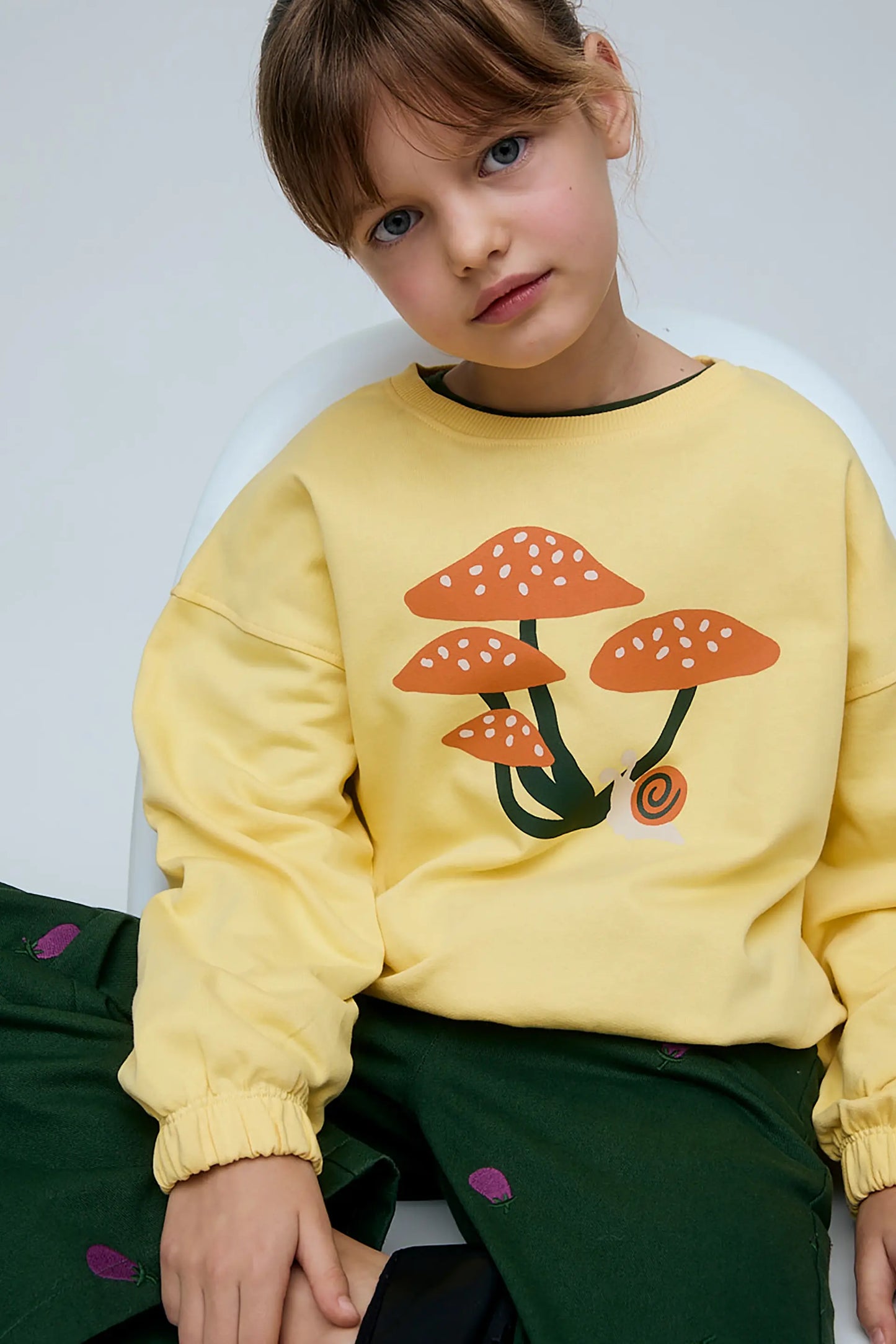 Sudadera de niña 100% algodón amarillo con estampado de Setas