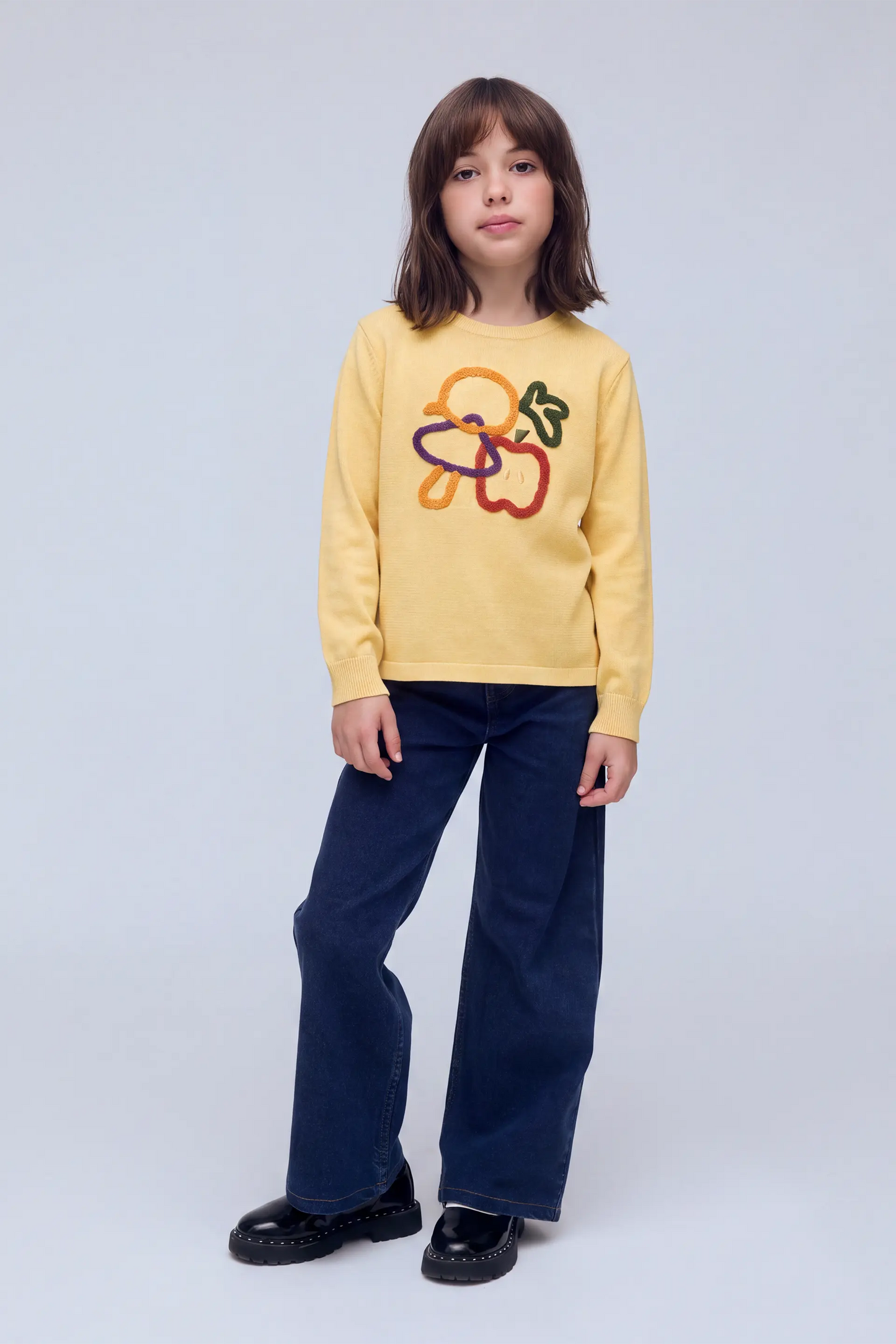 Camiseta de niña 100% algodón amarillo con bordado de vegetales