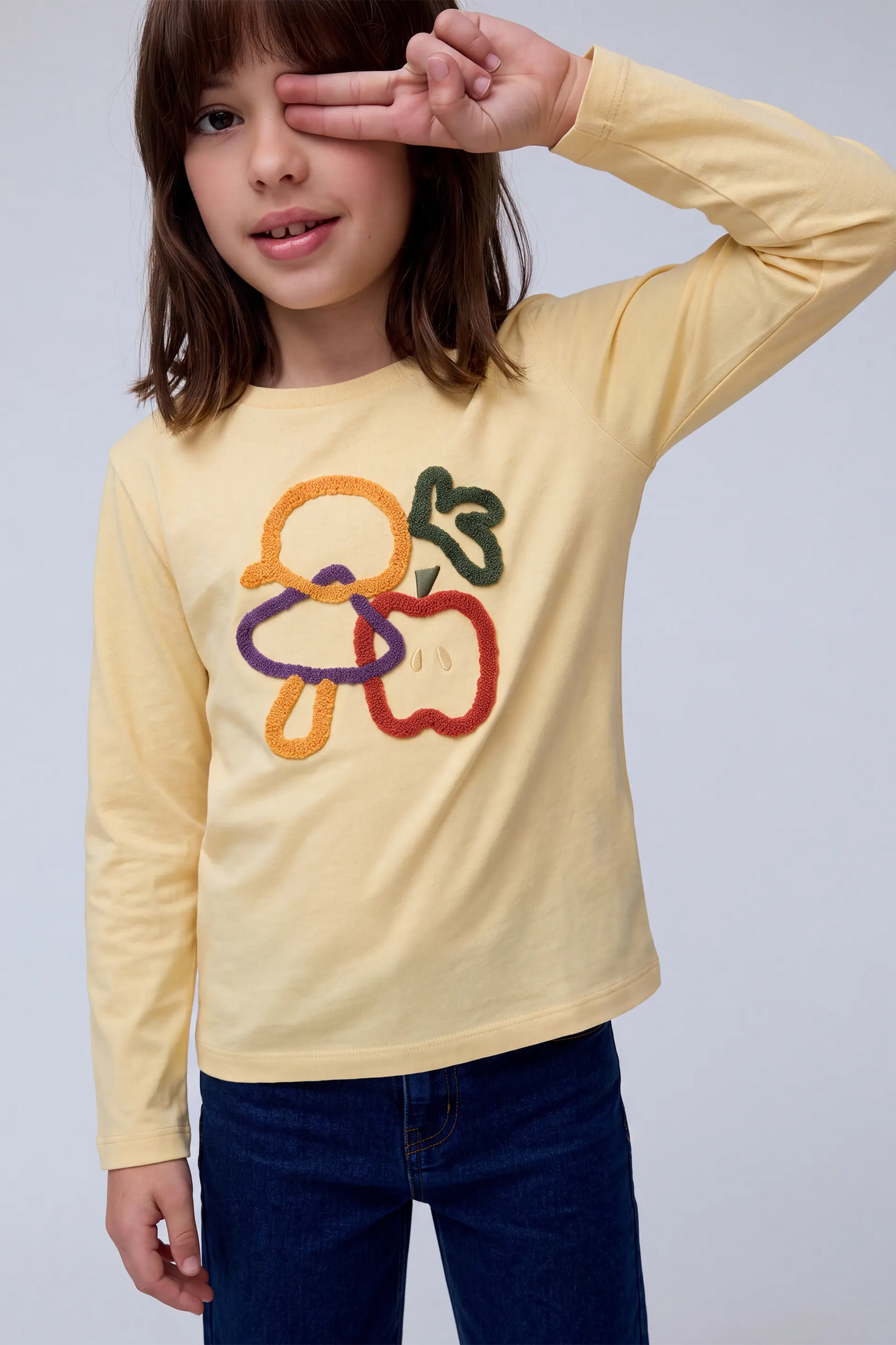Camiseta de niña 100% algodón amarillo con bordado de vegetales