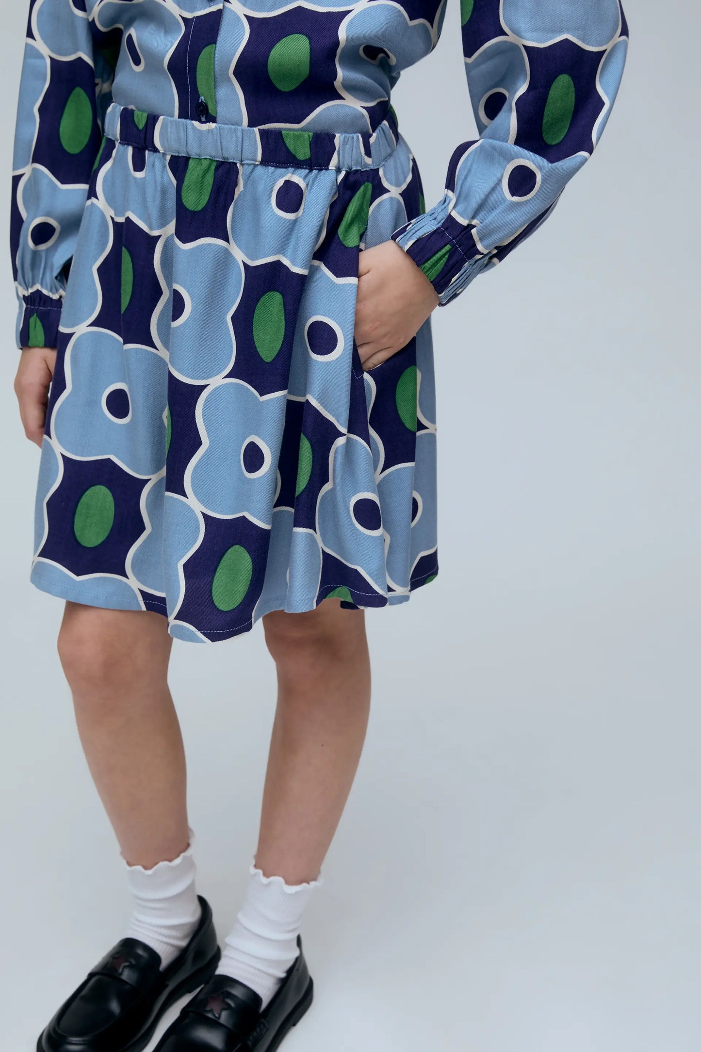 Girl's short skirt with Inverness print