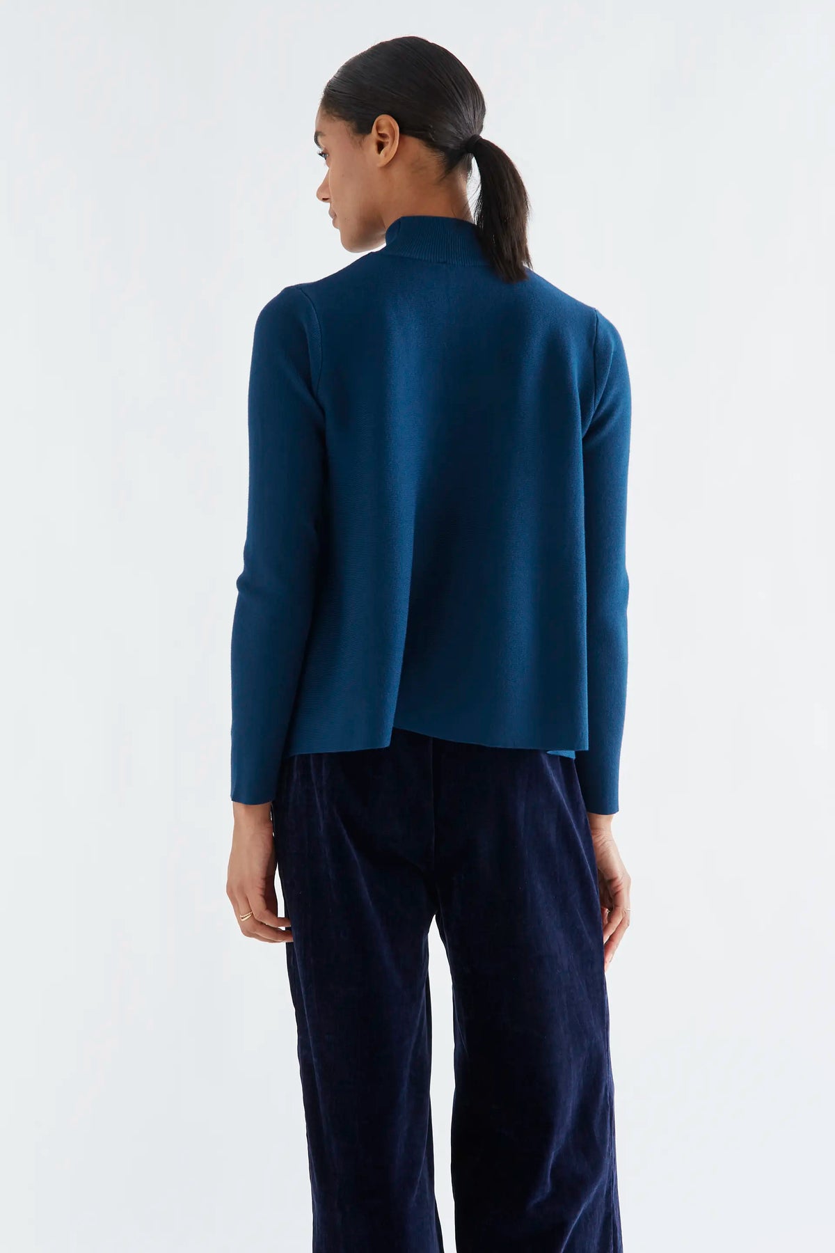 Jersey cuello alto básico azul