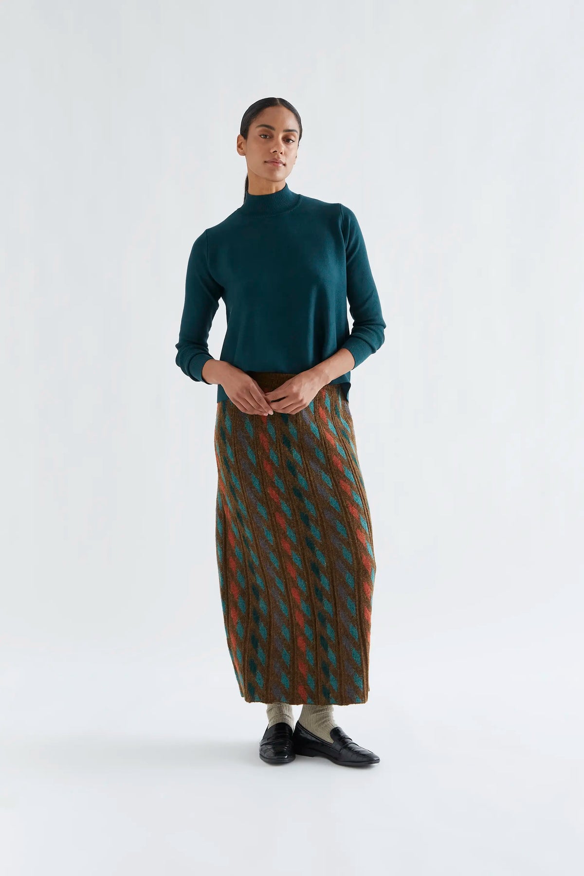 Jersey cuello alto básico verde oscuro