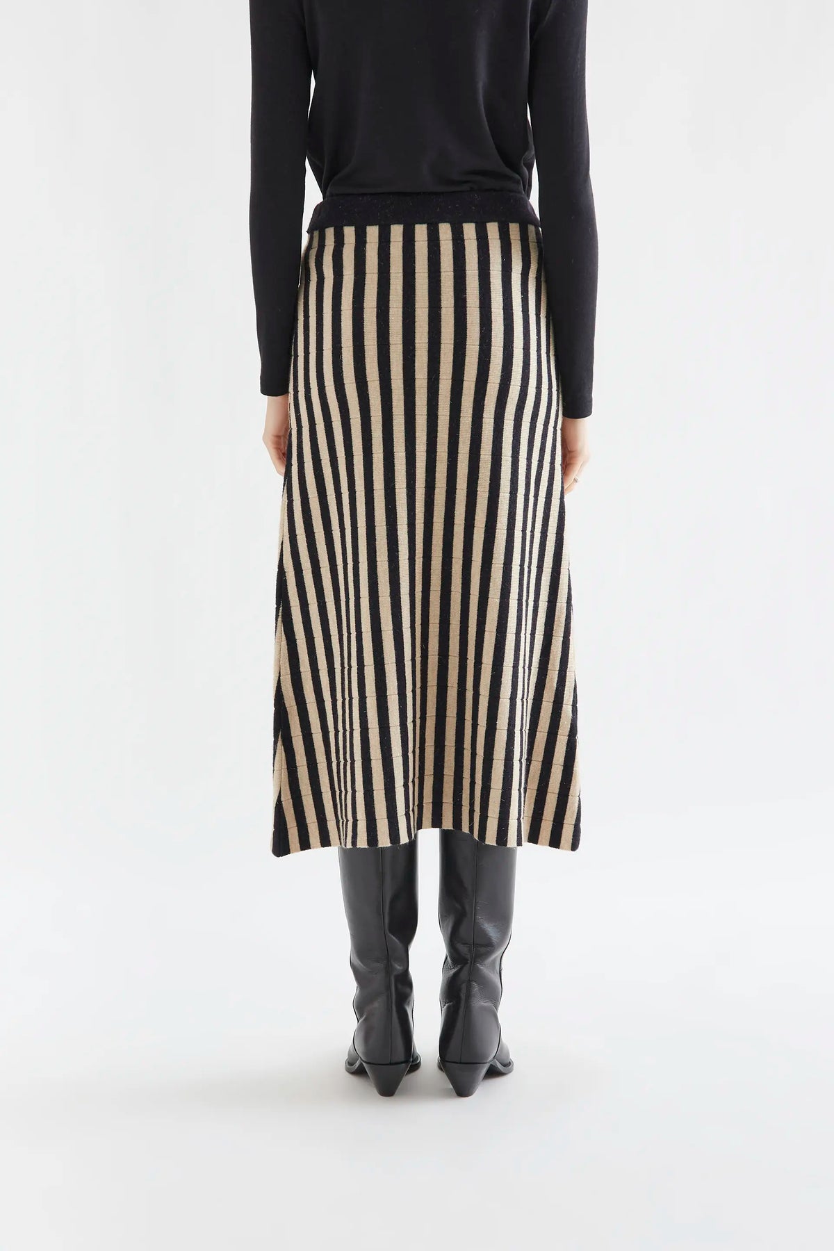 Falda midi con estampado de rayas negro y beige