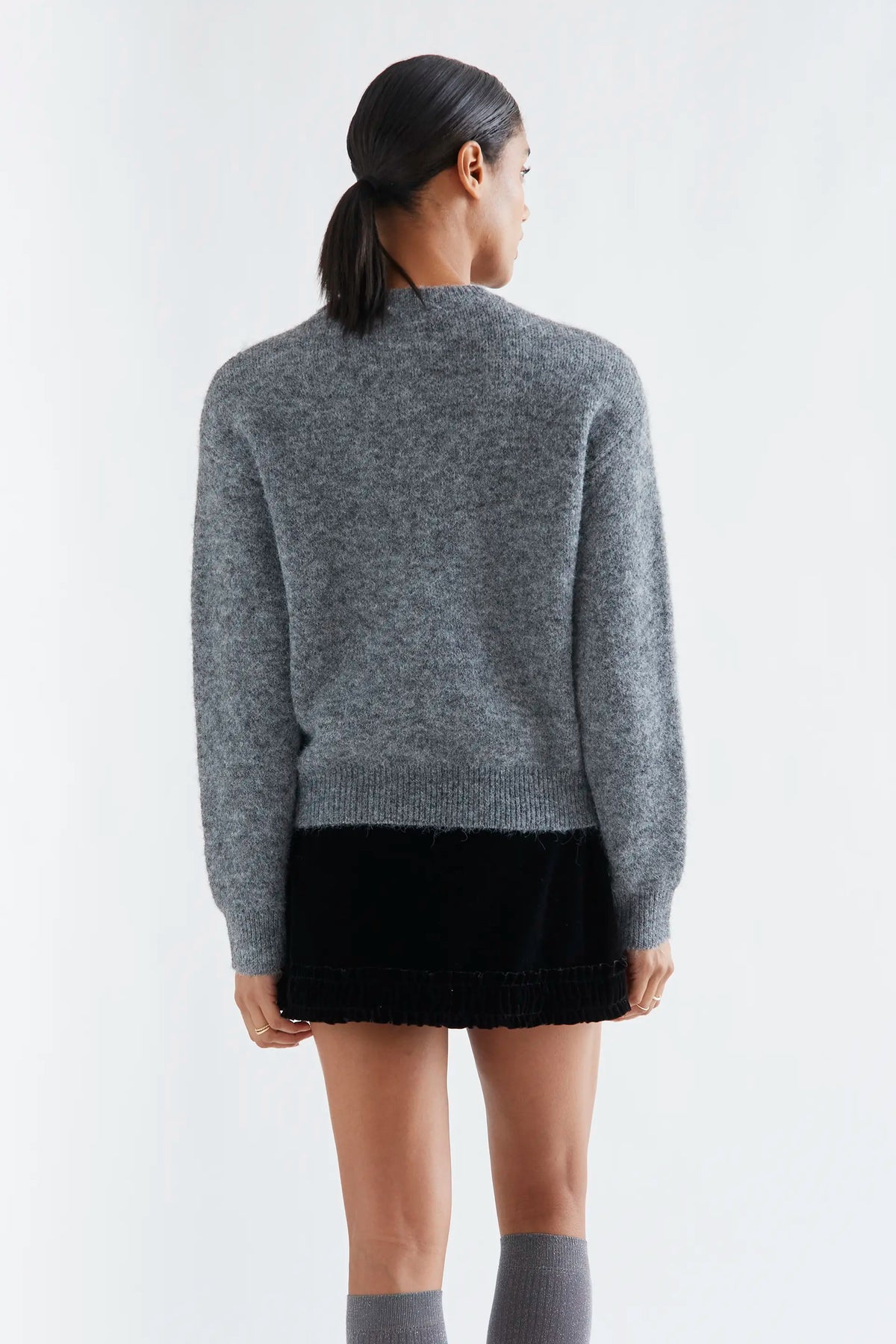 Grey jersey with black bow print