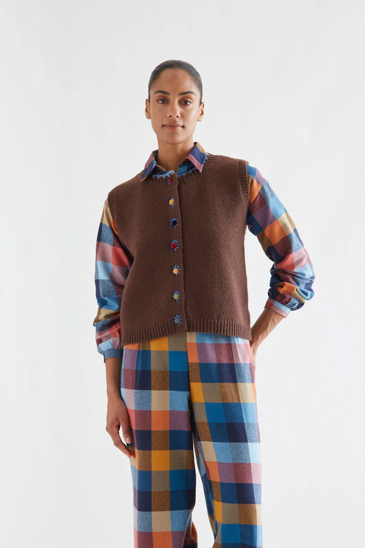 Chaleco punto marrón con botones terciopelo multicolor