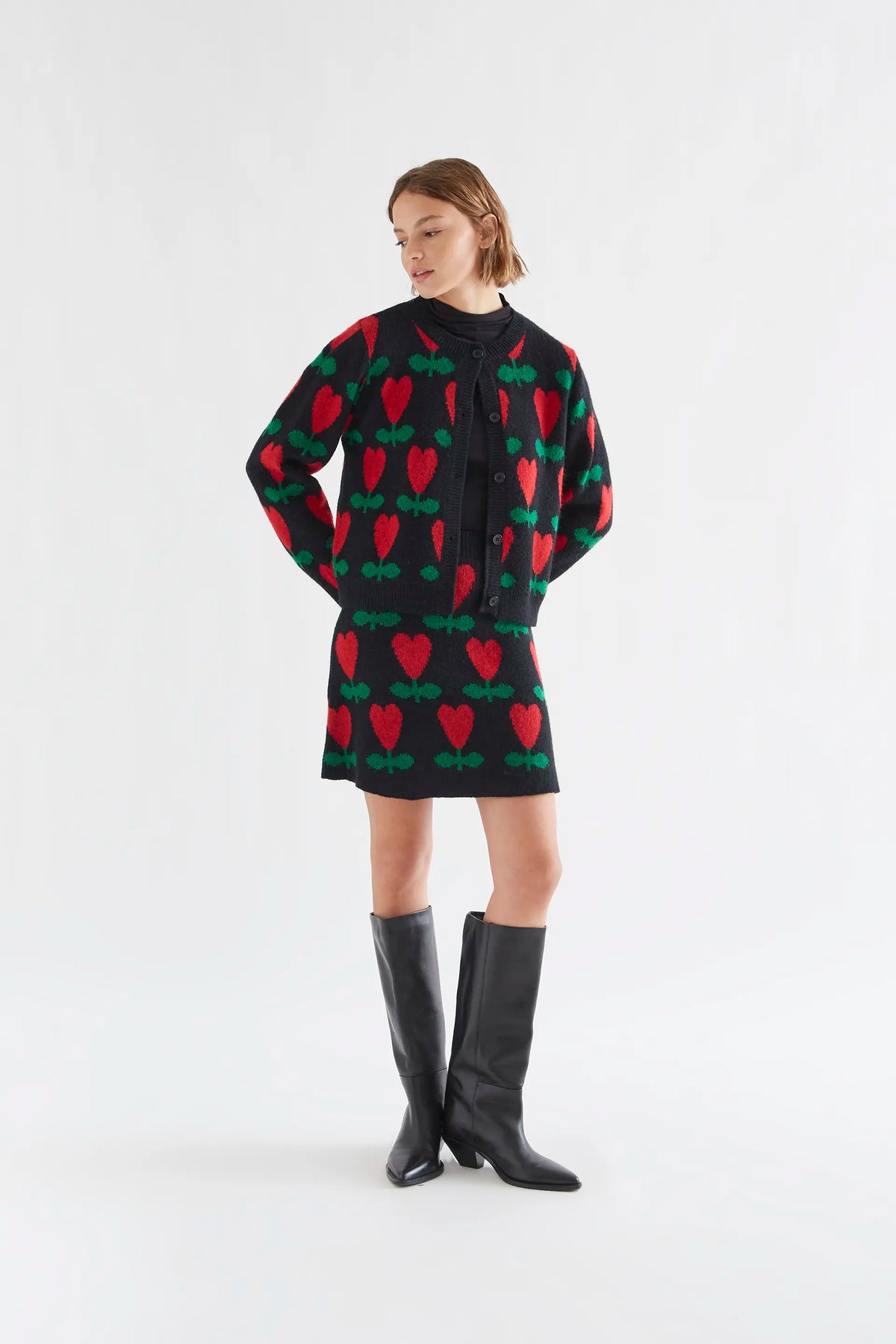 Short skirt with Cyclamen print