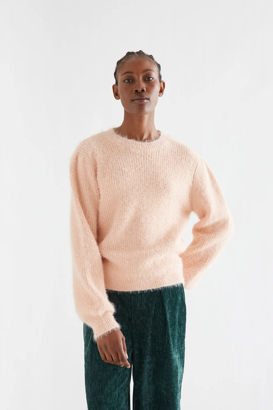 Maglia in maglia a coste rosa