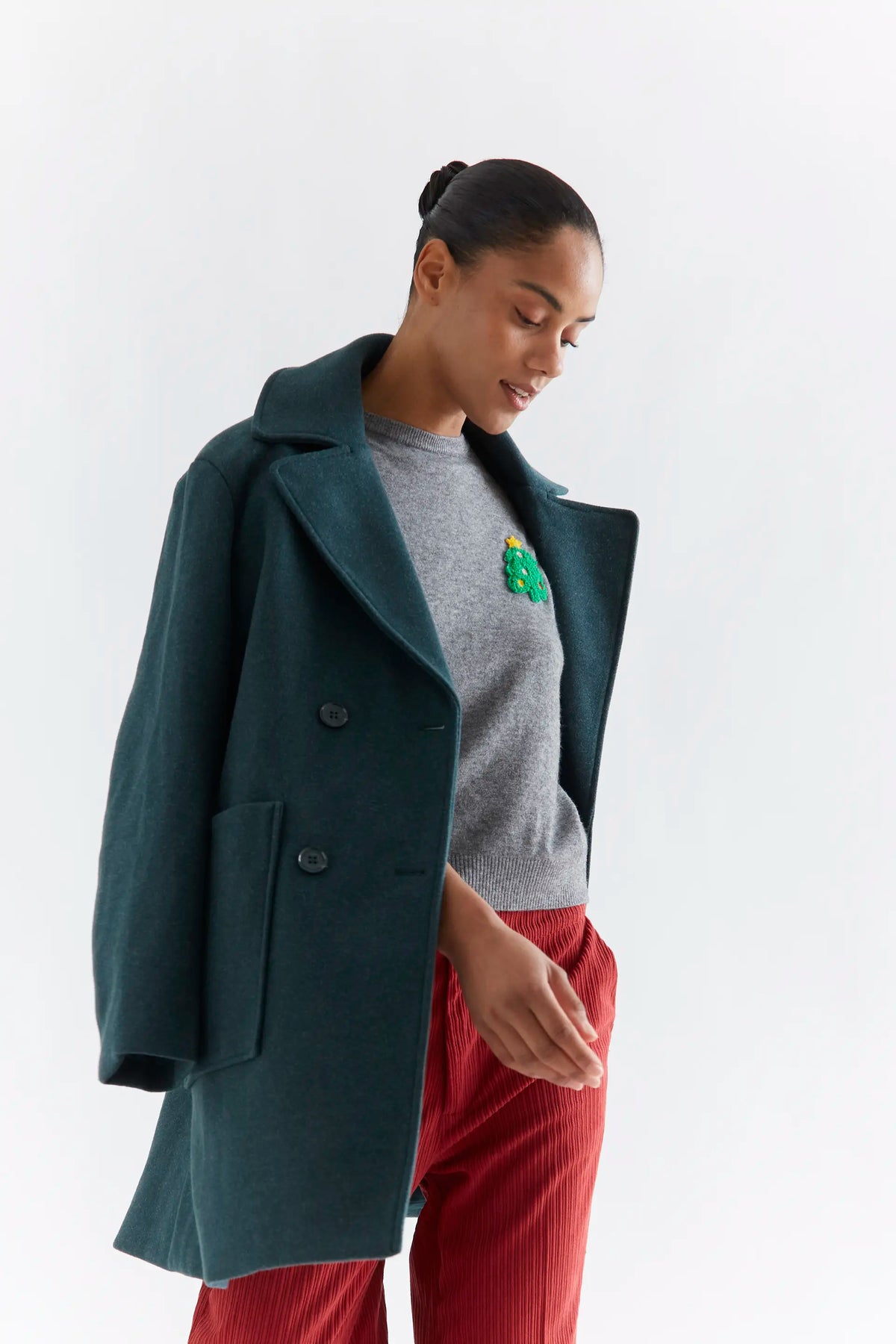 Maglione grigio con albero di Natale
