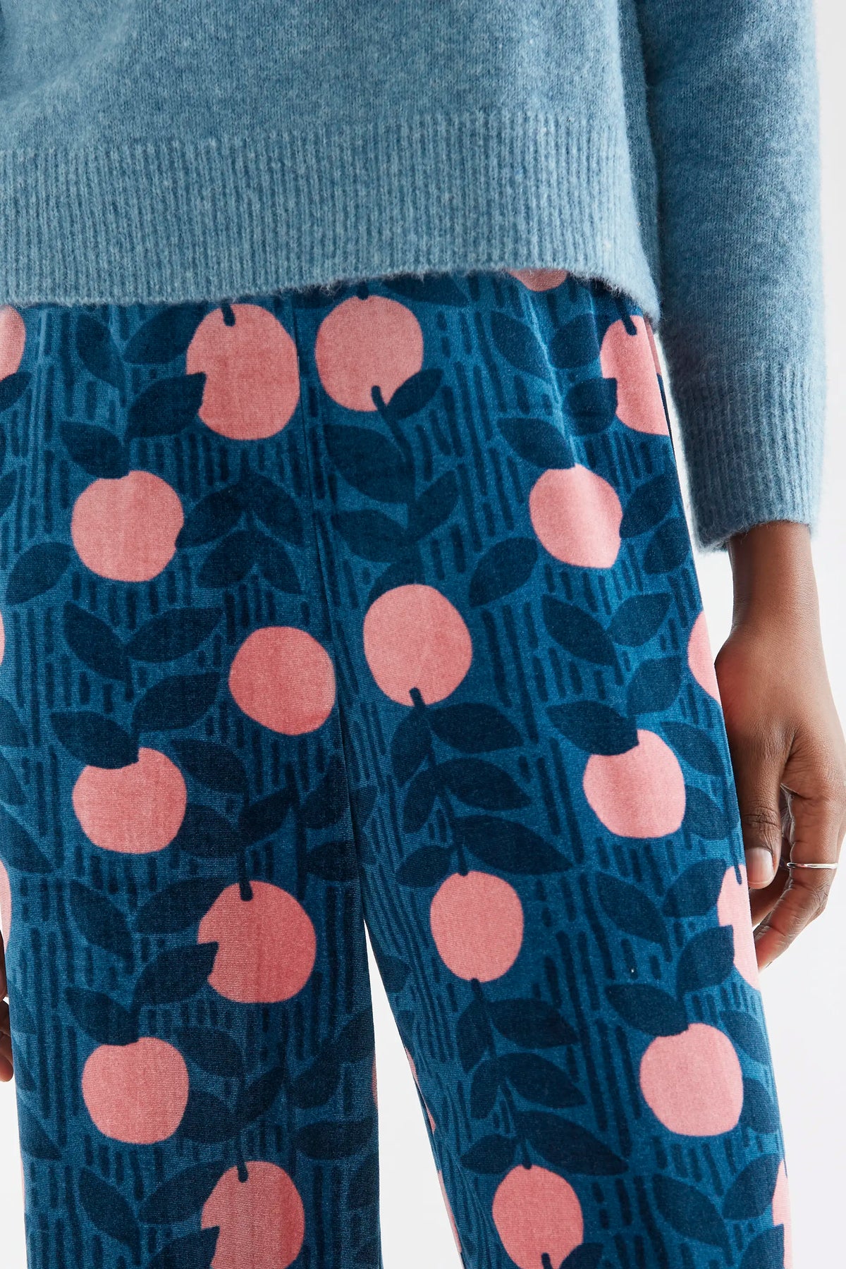 Velvet trousers with Lychee print