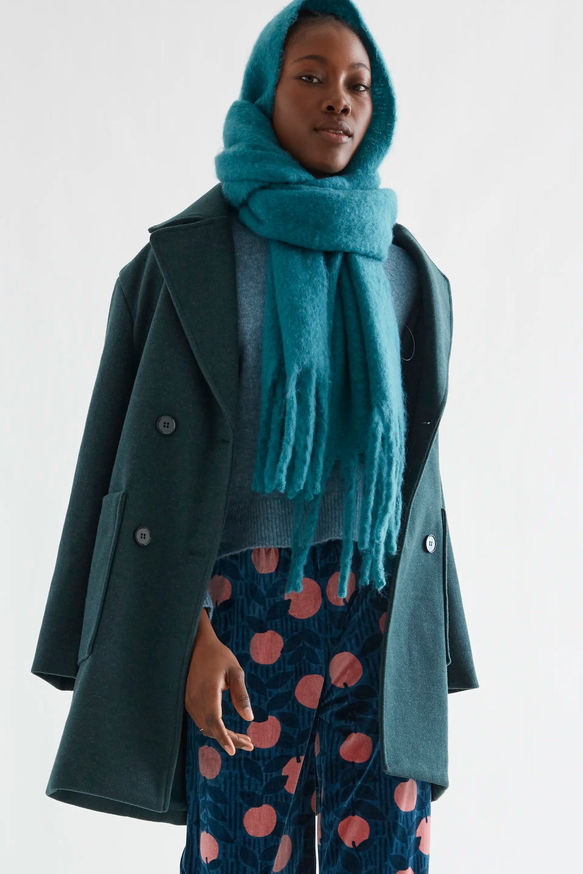 Velvet trousers with Lychee print