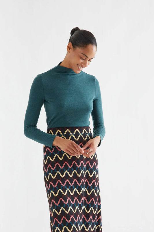 Dark green turtleneck basic t-shirt